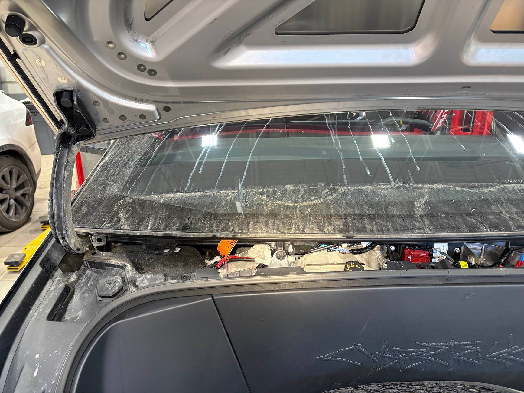 Tesla Cybertruck 😡 Alerts Galore! Suggestions? 2025-02-12T09_54_00_(3)