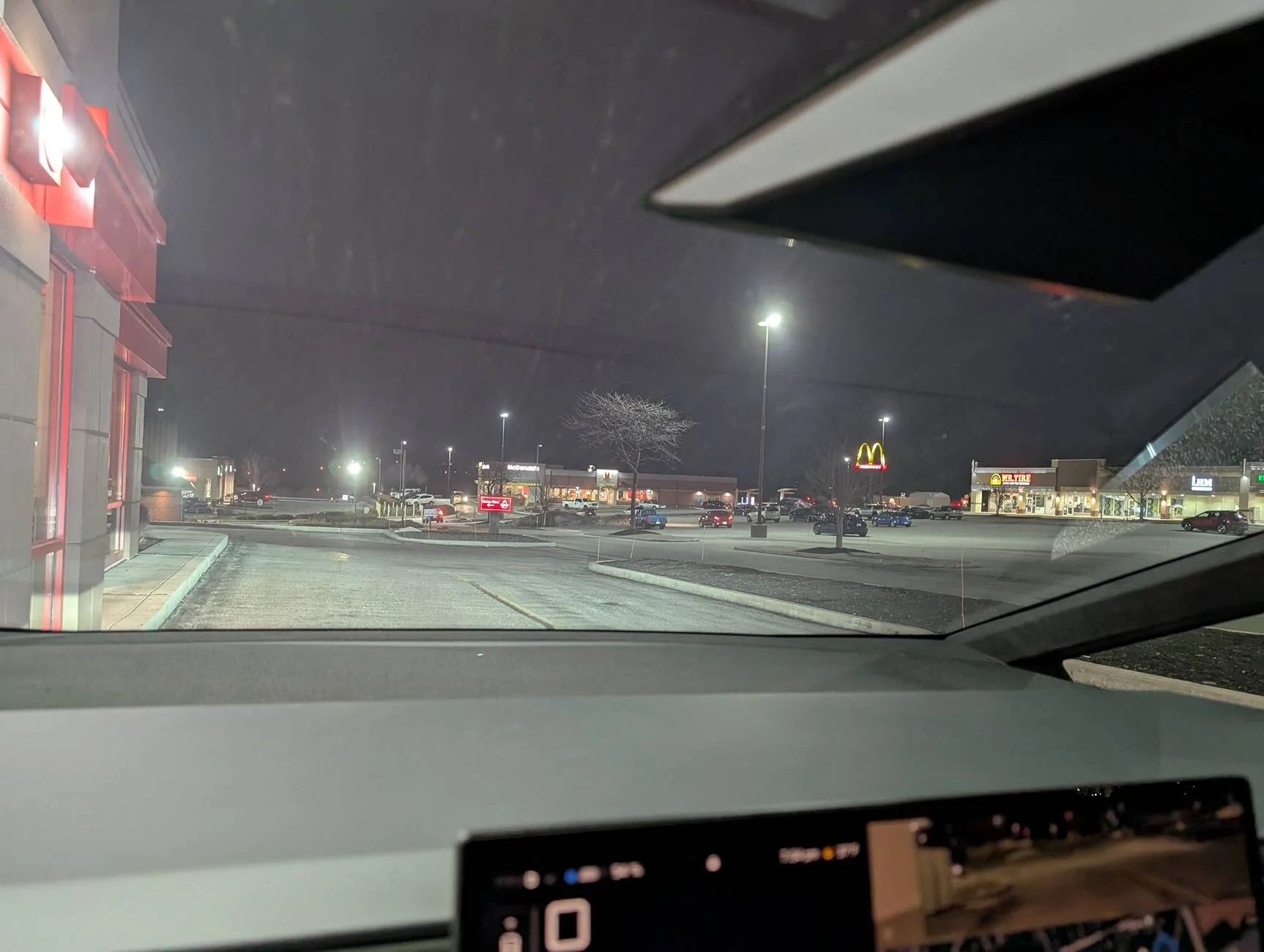 Tesla Cybertruck Rear camera view suggestion - all three rear views all the time! 1000002498