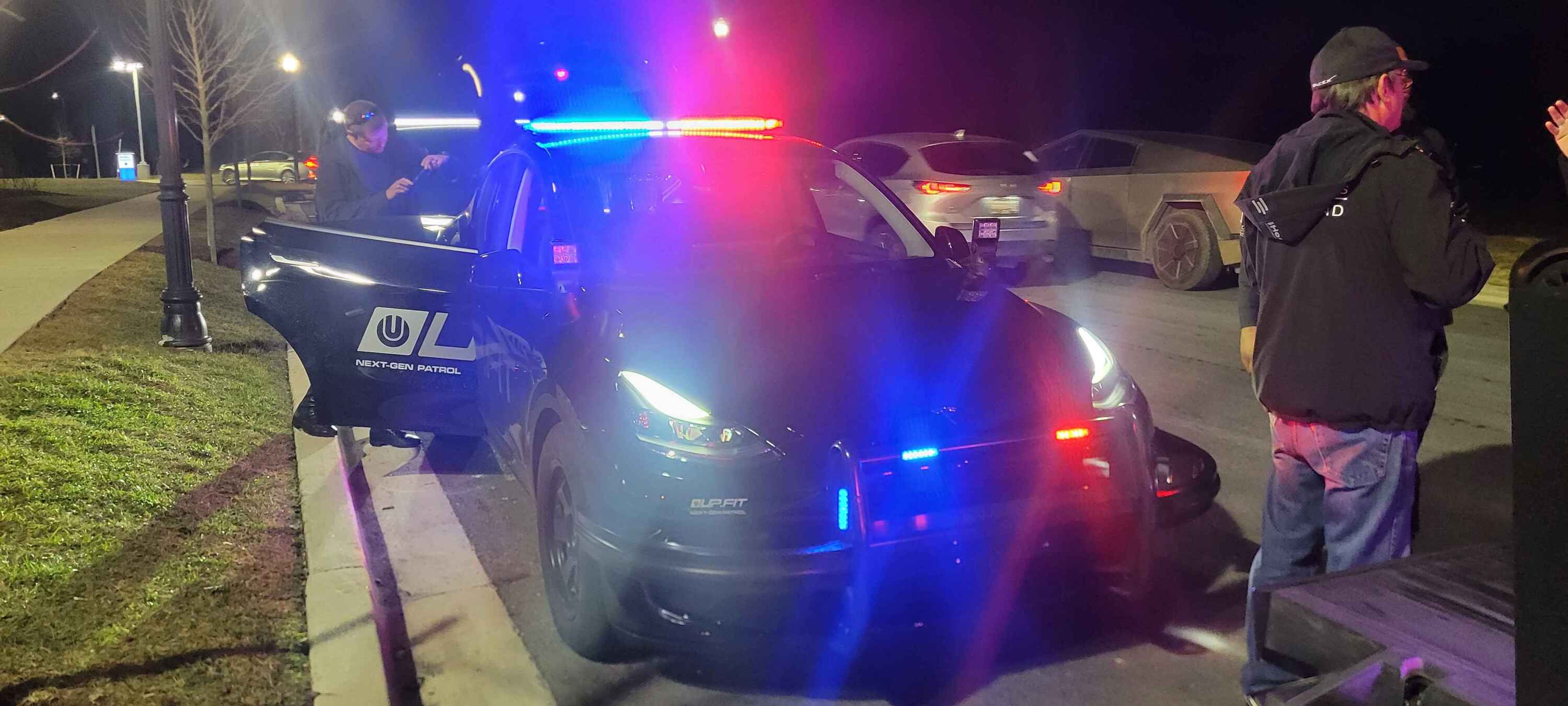 Tesla Cybertruck Stopped by the Airport Police for half hour 20250210_184120