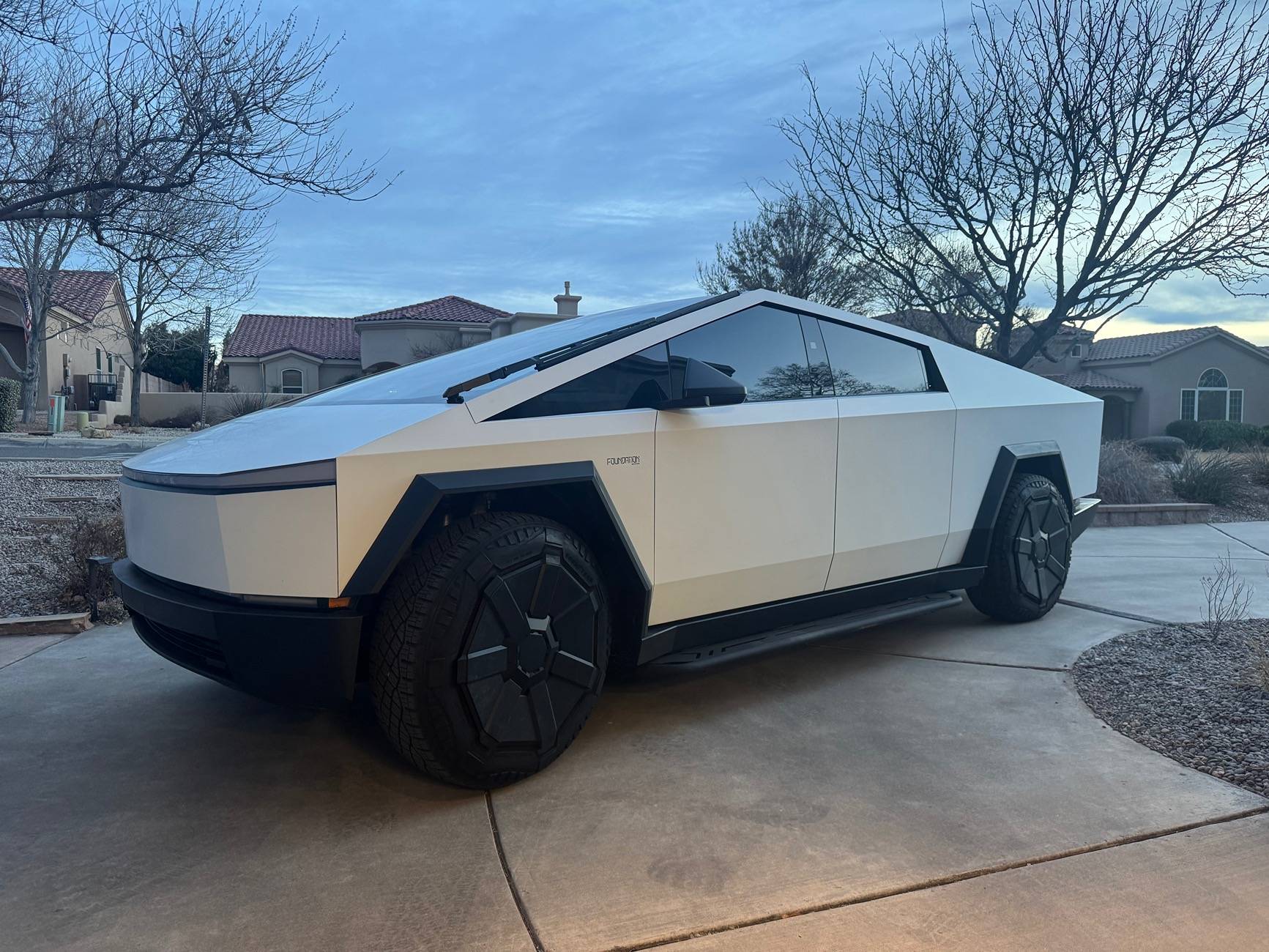 Tesla Cybertruck Daily random Cybertruck photos thread - Post Yours! 📸 🤳 IMG_4232
