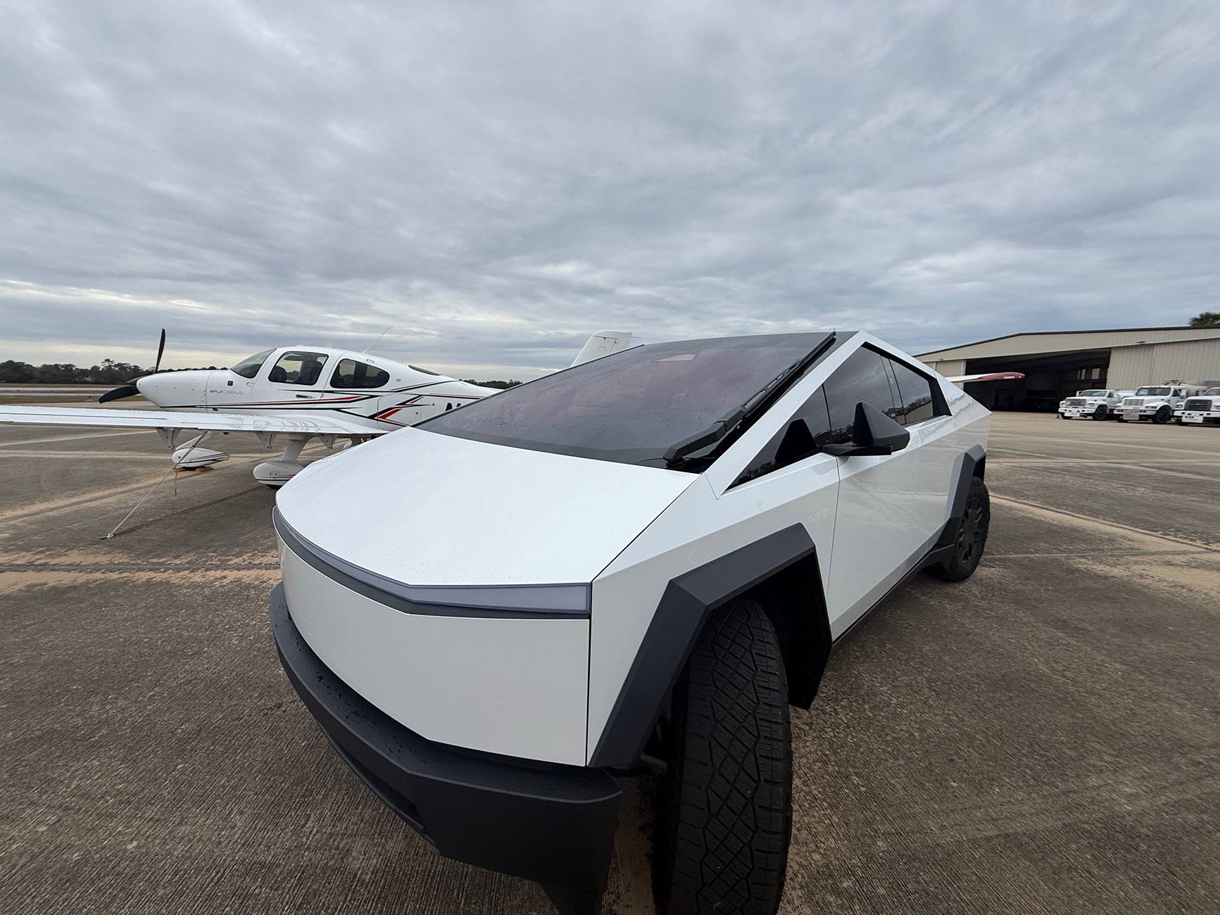 Tesla Cybertruck WHITE Vinyl Wrap & PPF Cybertruck -- Photos & Videos IMG_3806