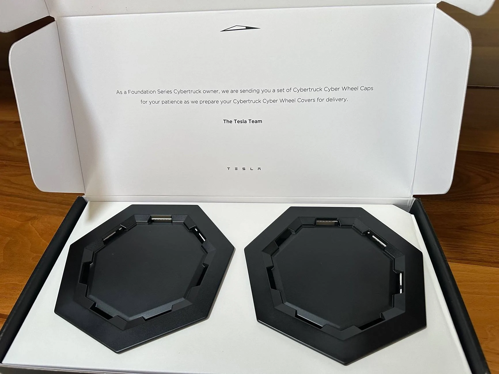 Tesla Cybertruck Cybertruck Cyber Wheel Cap Kit received IMG_7295