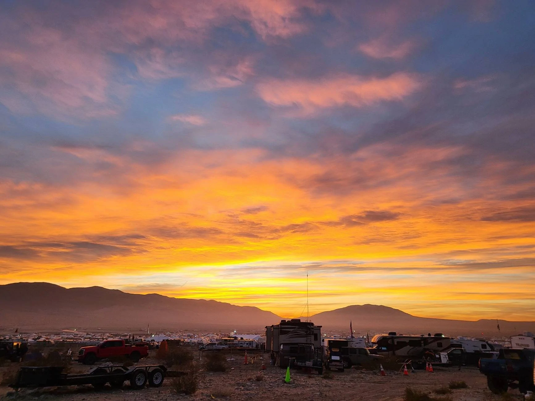 Tesla Cybertruck 🦾 Cybertruck doing truck stuff!  Post your photos! morning desert