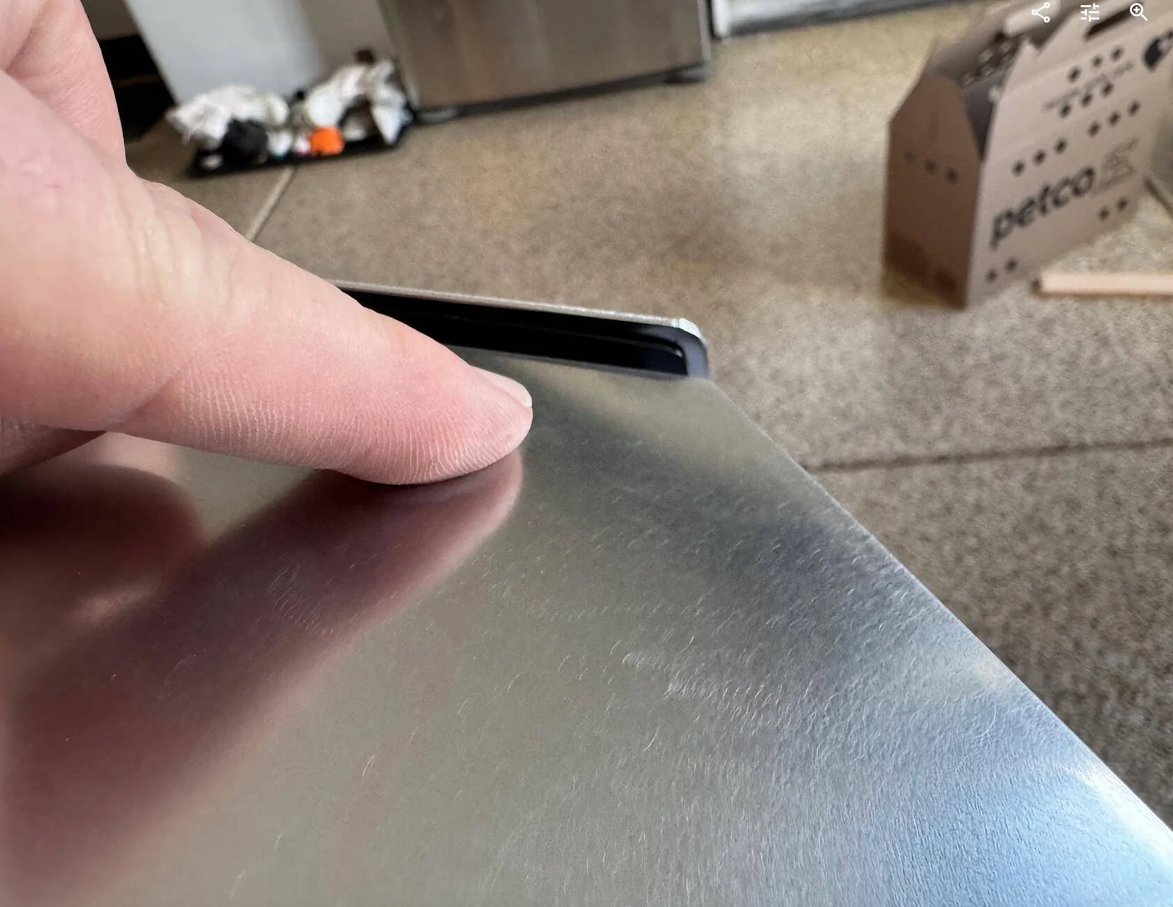 Tesla Cybertruck Panel gaps and trim imperfections. 1740092733312-l