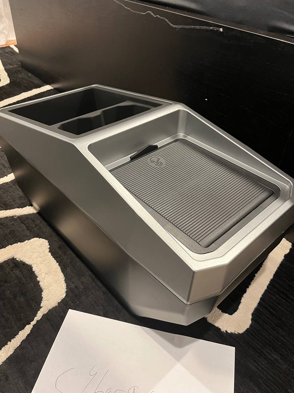 Tesla Cybertruck (NY) FONERTY CYBERTRUCK CENTER CONSOLE STORAGE 100$ IMG_2326