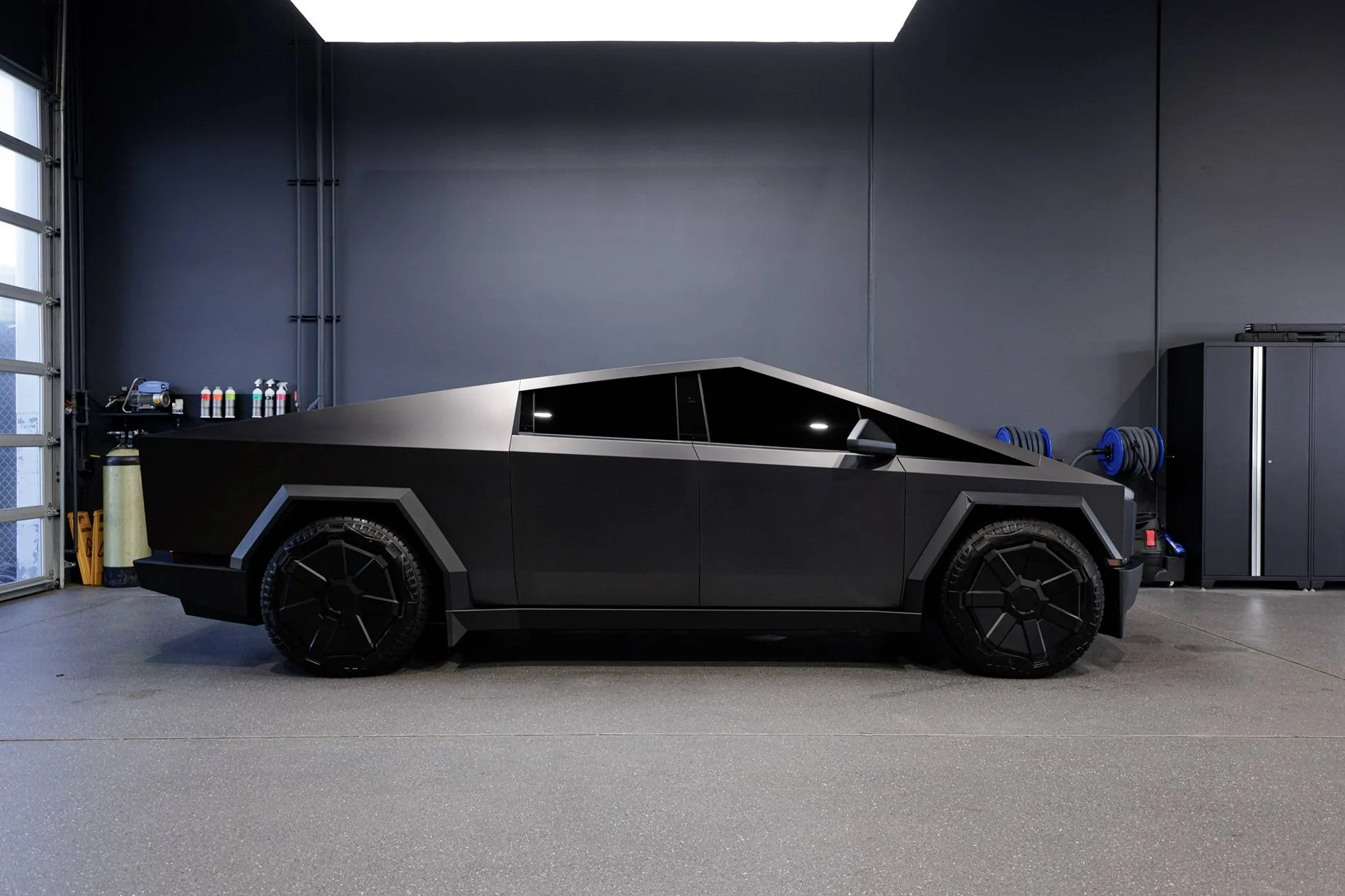 Tesla Cybertruck Tesla OEM lightbar install (UPDATED) and review Bulletproof Auto Spa Mike CT-8