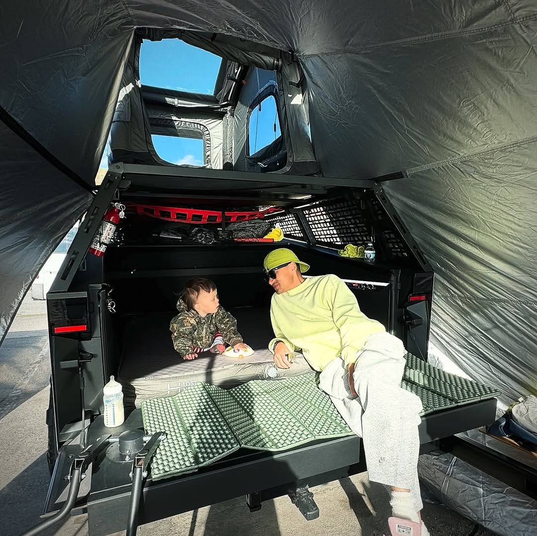 Tesla Cybertruck Mars Expedition Roof-Rack Installed! 2