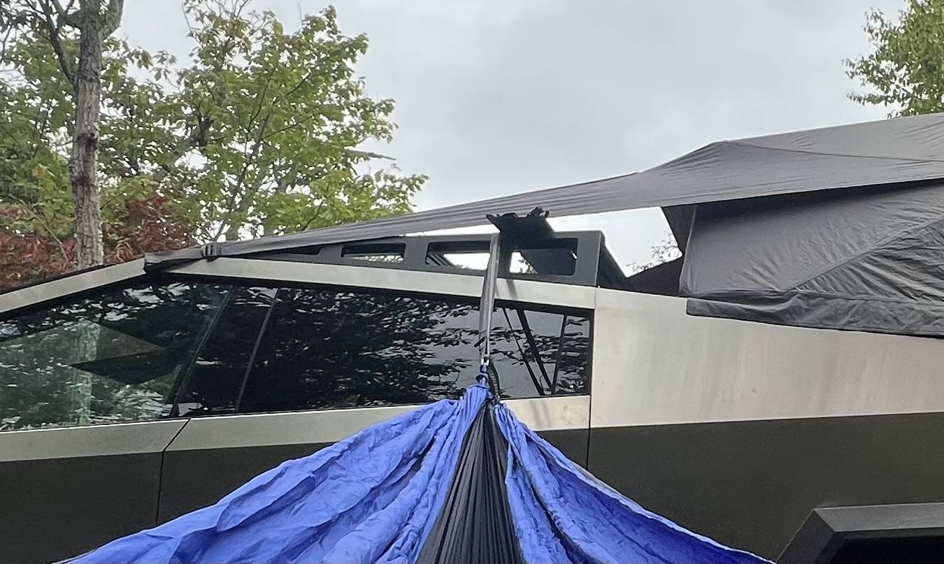 Tesla Cybertruck Mars Expedition Roof-Rack Installed! IMG_3132
