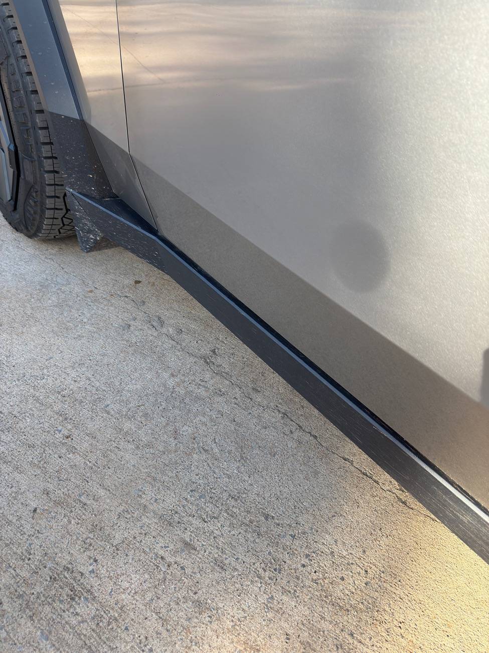 Tesla Cybertruck Just purchased, finish issue, advice needed. IMG_1551