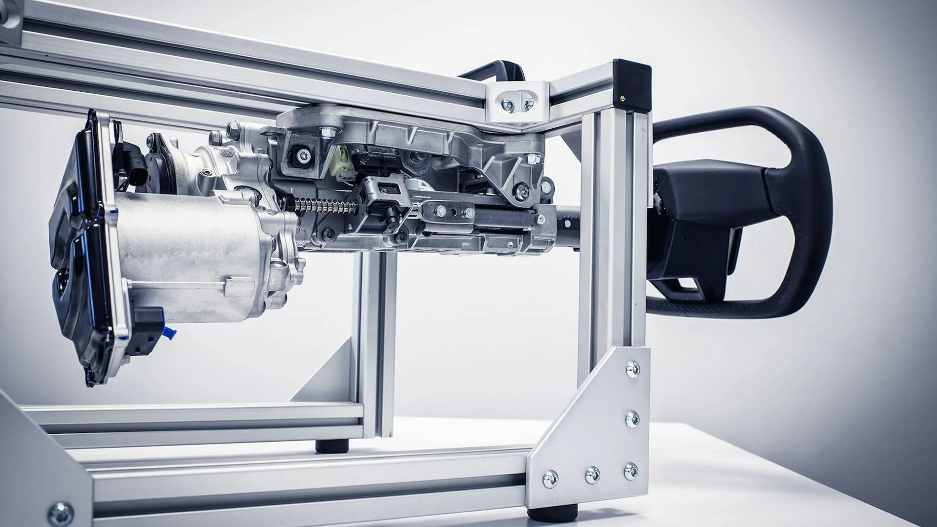 Tesla Cybertruck Cybertruck Steer-By-Wire wins Motortrend 2025 Best Tech Award 003-2025-tesla-cybertruck-48-volt