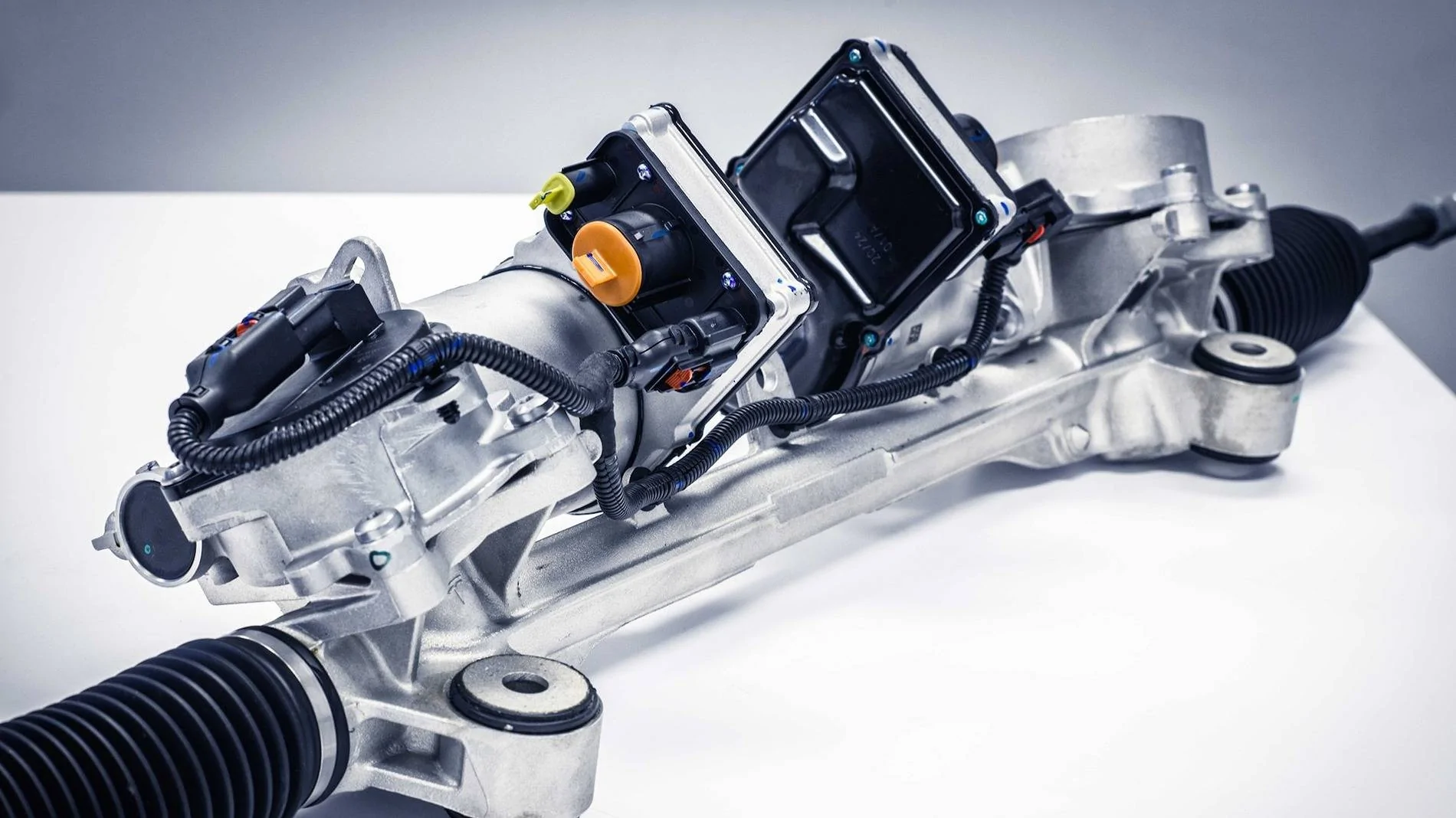 Tesla Cybertruck Cybertruck Steer-By-Wire wins Motortrend 2025 Best Tech Award 017-2025-tesla-cybertruck-48-volt