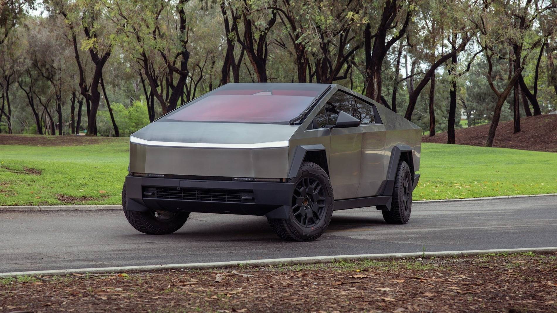 Tesla Cybertruck Cybertruck Steer-By-Wire wins Motortrend 2025 Best Tech Award 076-2024-tesla-cybertruck