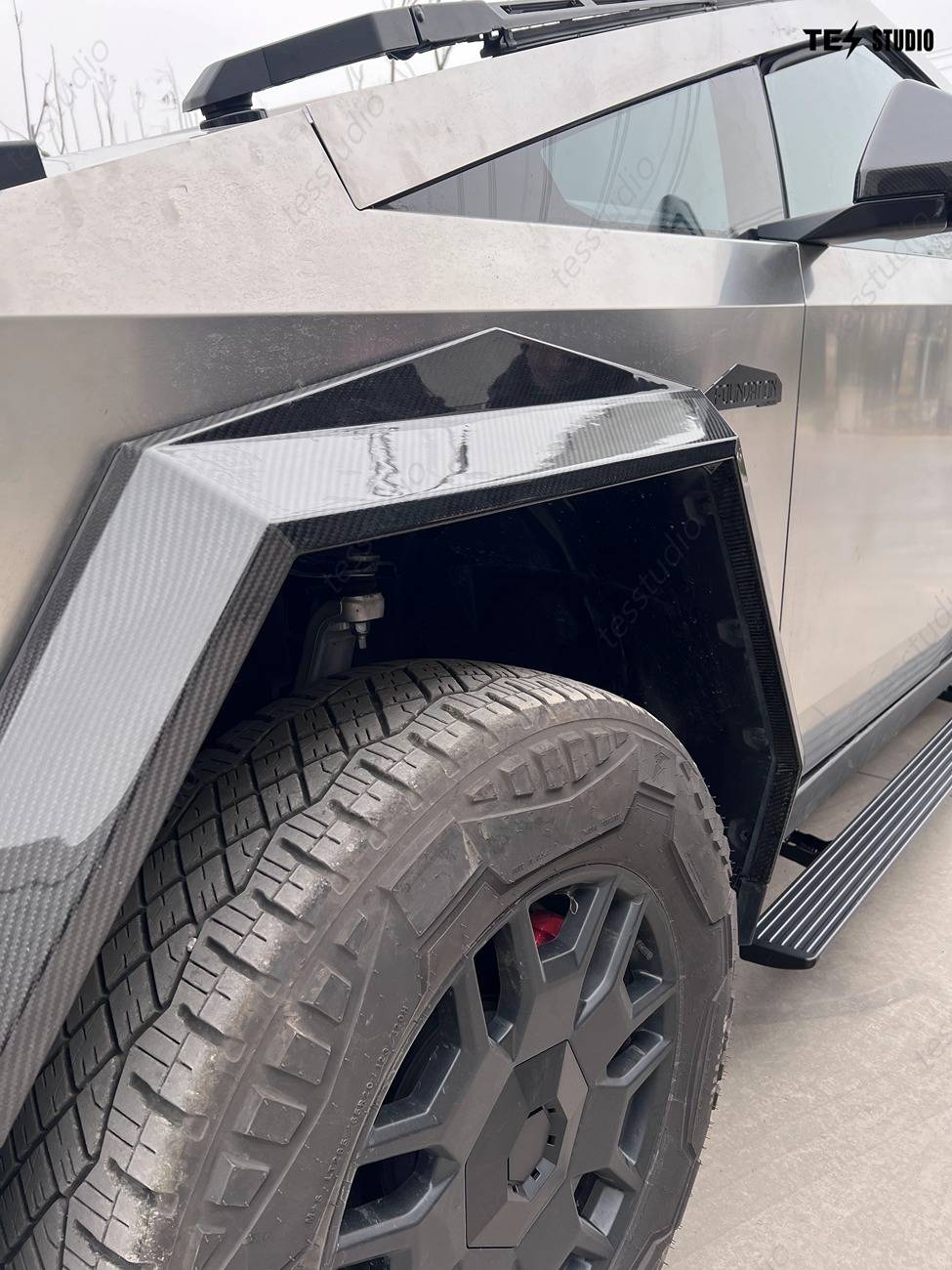 cybertruck running boards.jpg