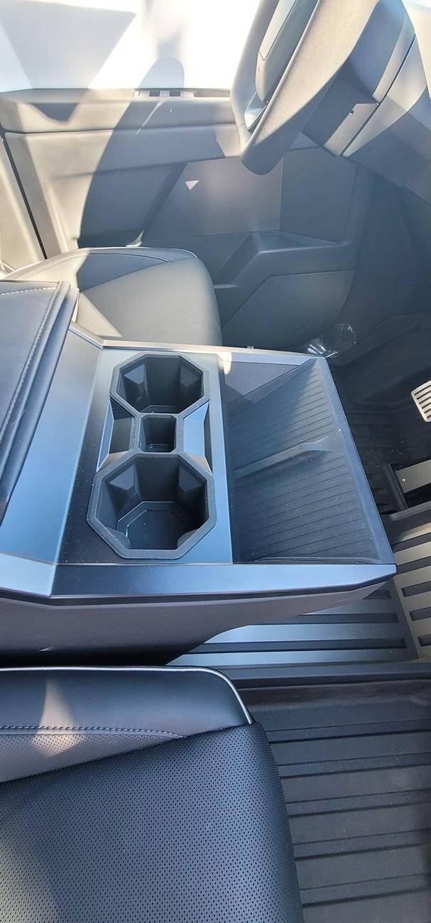 Tesla Cybertruck Basenor Cupholder 1740615276512-3o