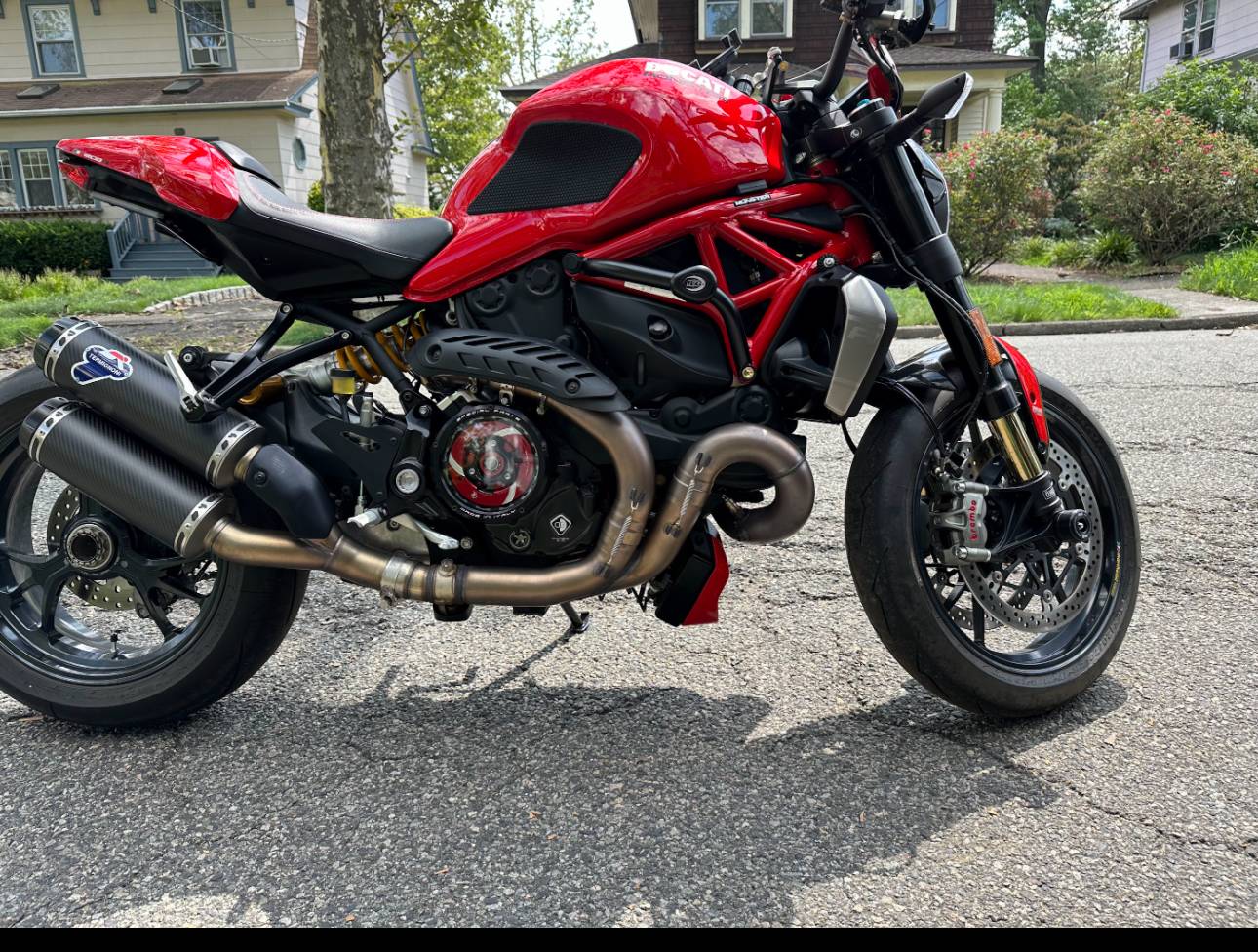 Tesla Cybertruck Ducati Panigale successfully loaded in CT! Post your motorcycles in bed IMG_2603