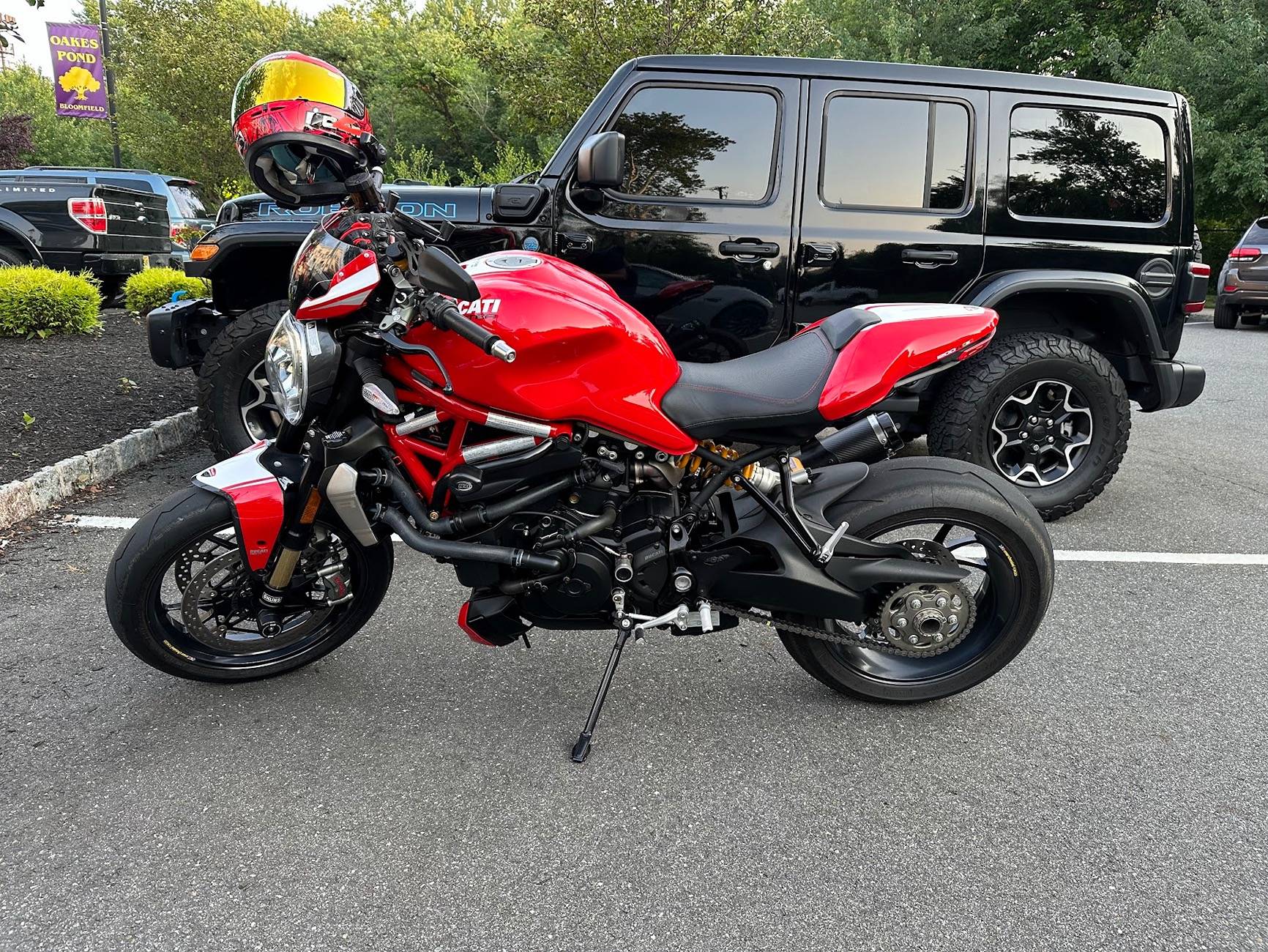 Tesla Cybertruck Ducati Panigale successfully loaded in CT! Post your motorcycles in bed IMG_4397