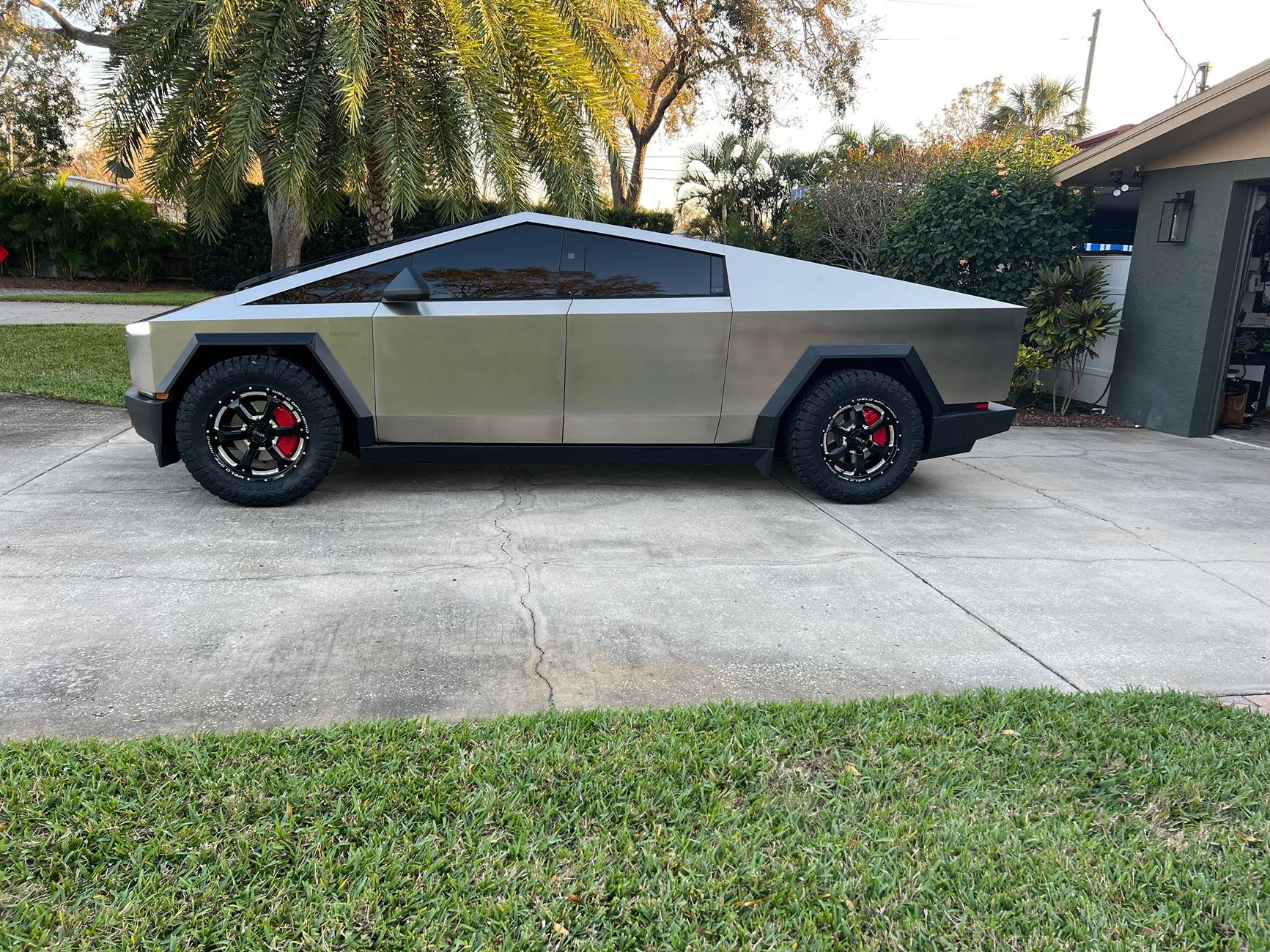 Tesla Cybertruck Cybertruck Aftermarket Wheels & Tires Photos + Info Compilation IMG_4514