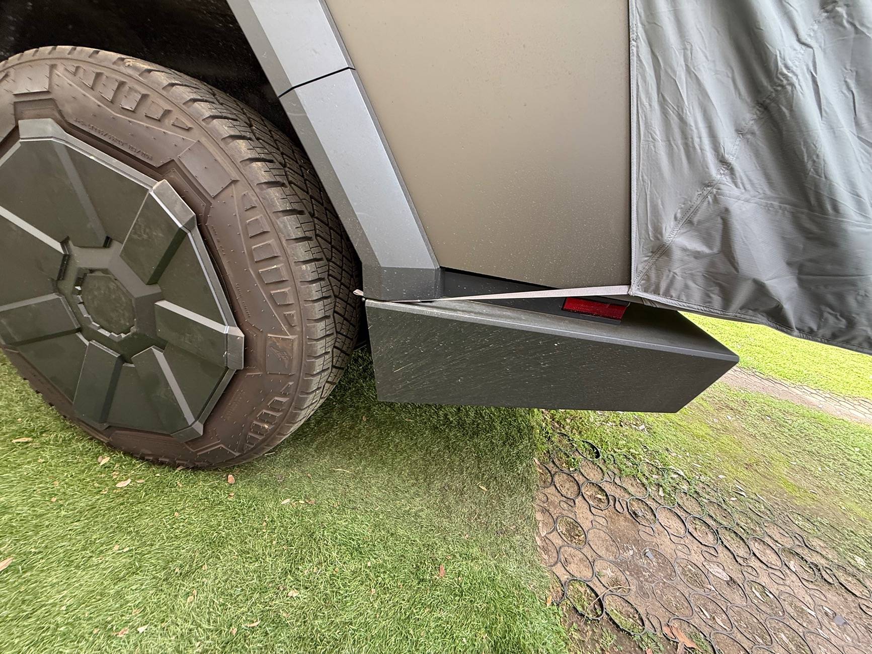 Tesla Cybertruck Cybertent back in stock IMG_1536