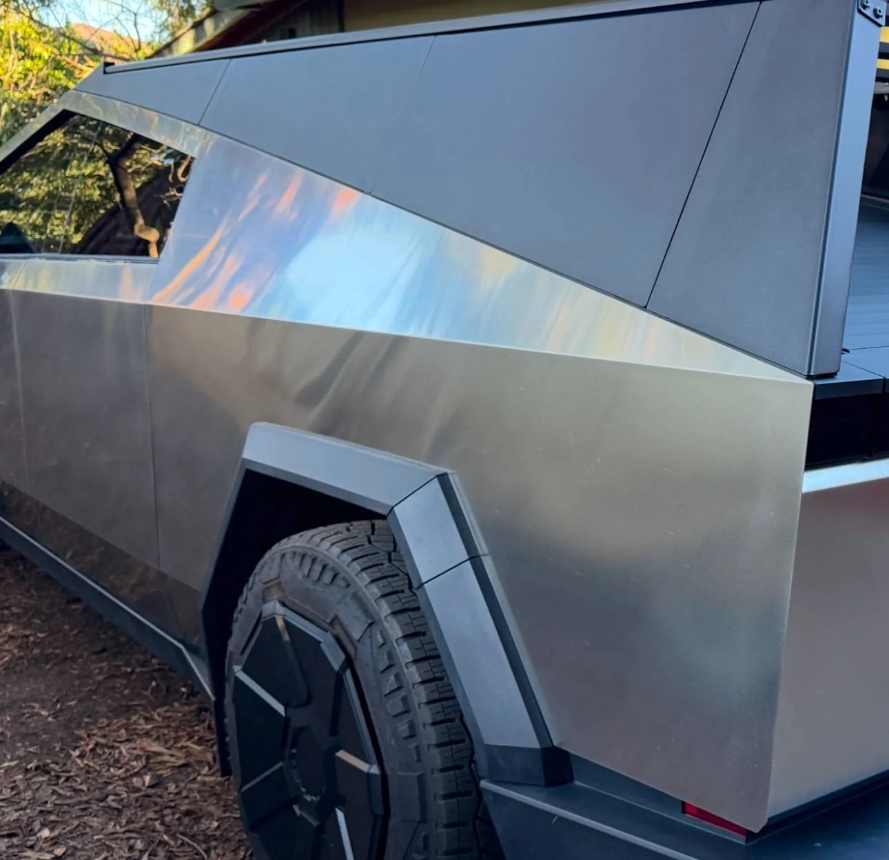 Tesla Cybertruck Introducing Urander Flat Panel Rack – In Stock & Ready to Ship! IMG_4073