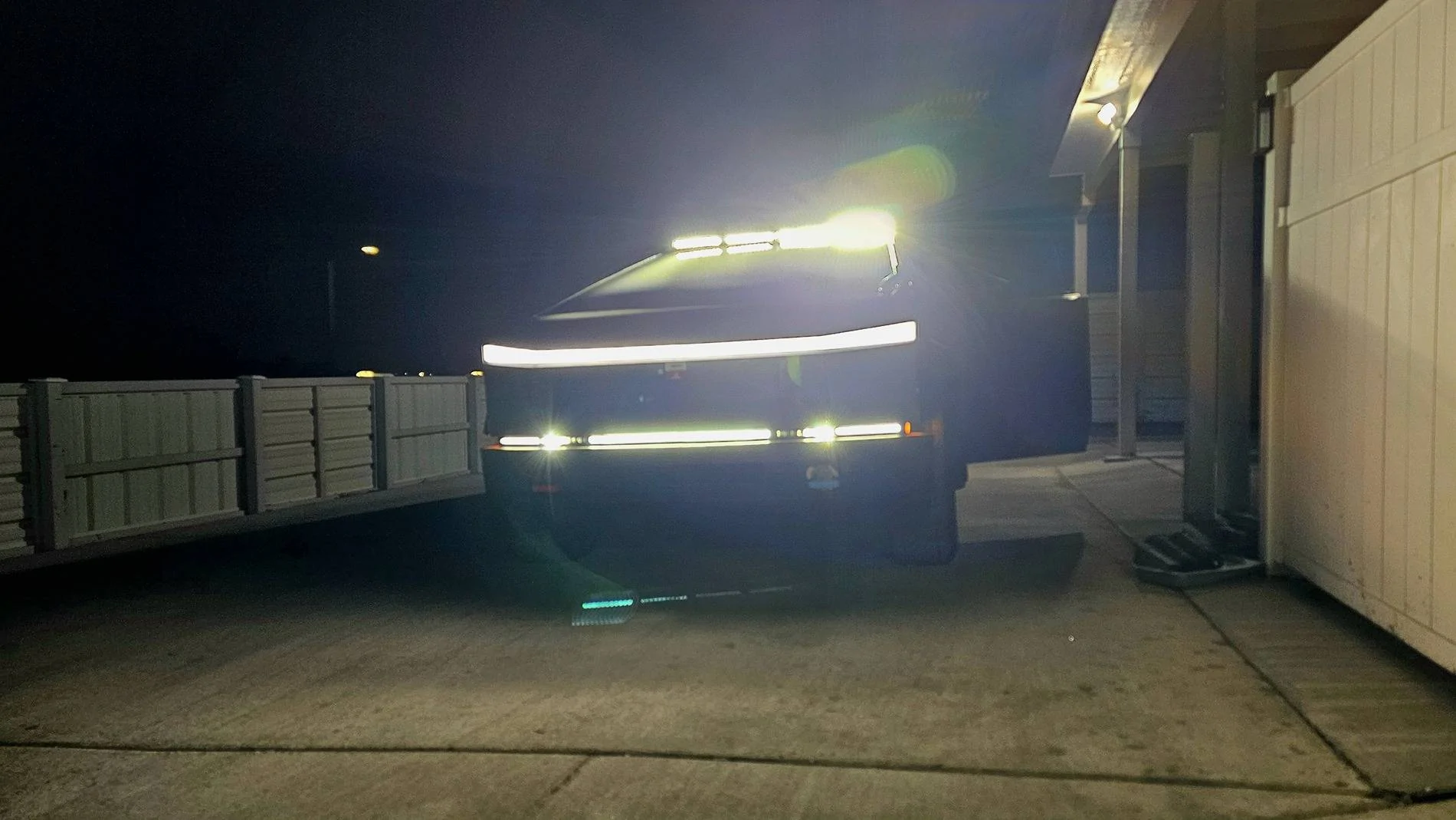 Tesla Cybertruck Daily random Cybertruck photos thread - Post Yours! 📸 🤳 20250302_185009