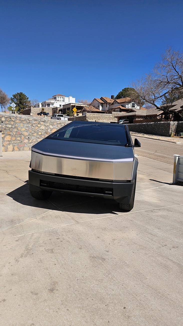 Tesla Cybertruck Cybertrucks now given out as loaners 20250228_112623