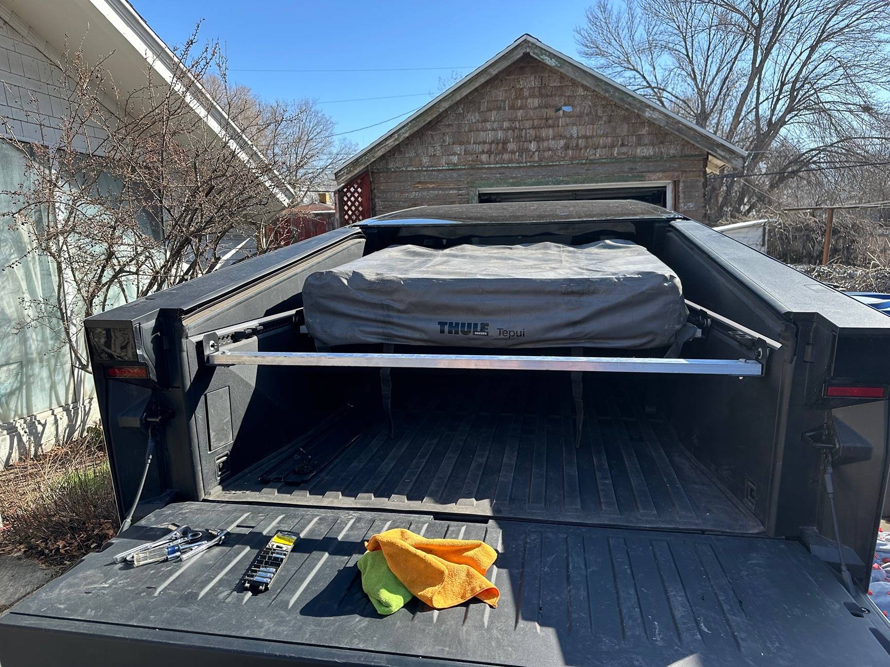 Tesla Cybertruck The elusive L track mounted roof top tent with fully closing tonneau IMG_1943