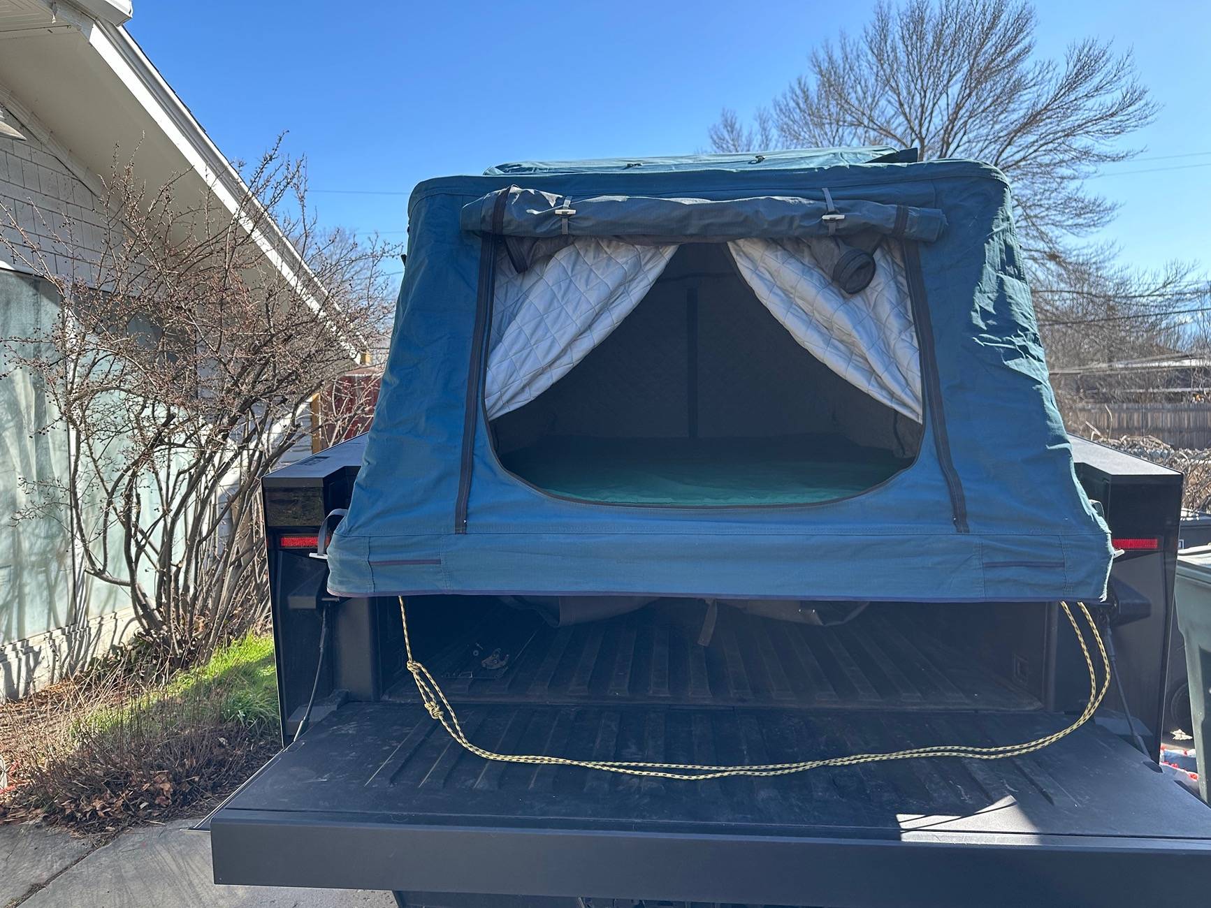 Tesla Cybertruck The elusive L track mounted roof top tent with fully closing tonneau IMG_1950