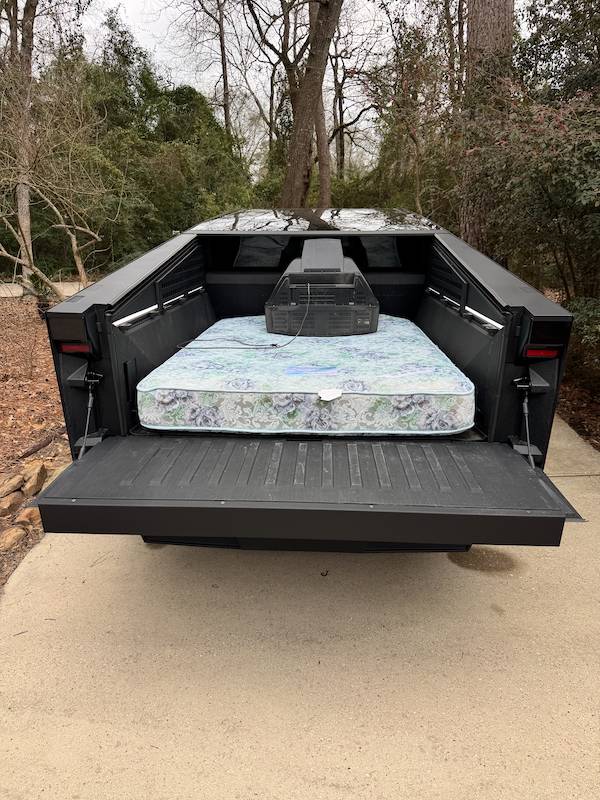 Tesla Cybertruck 🦾 Cybertruck doing truck stuff!  Post your photos! IMG_0092