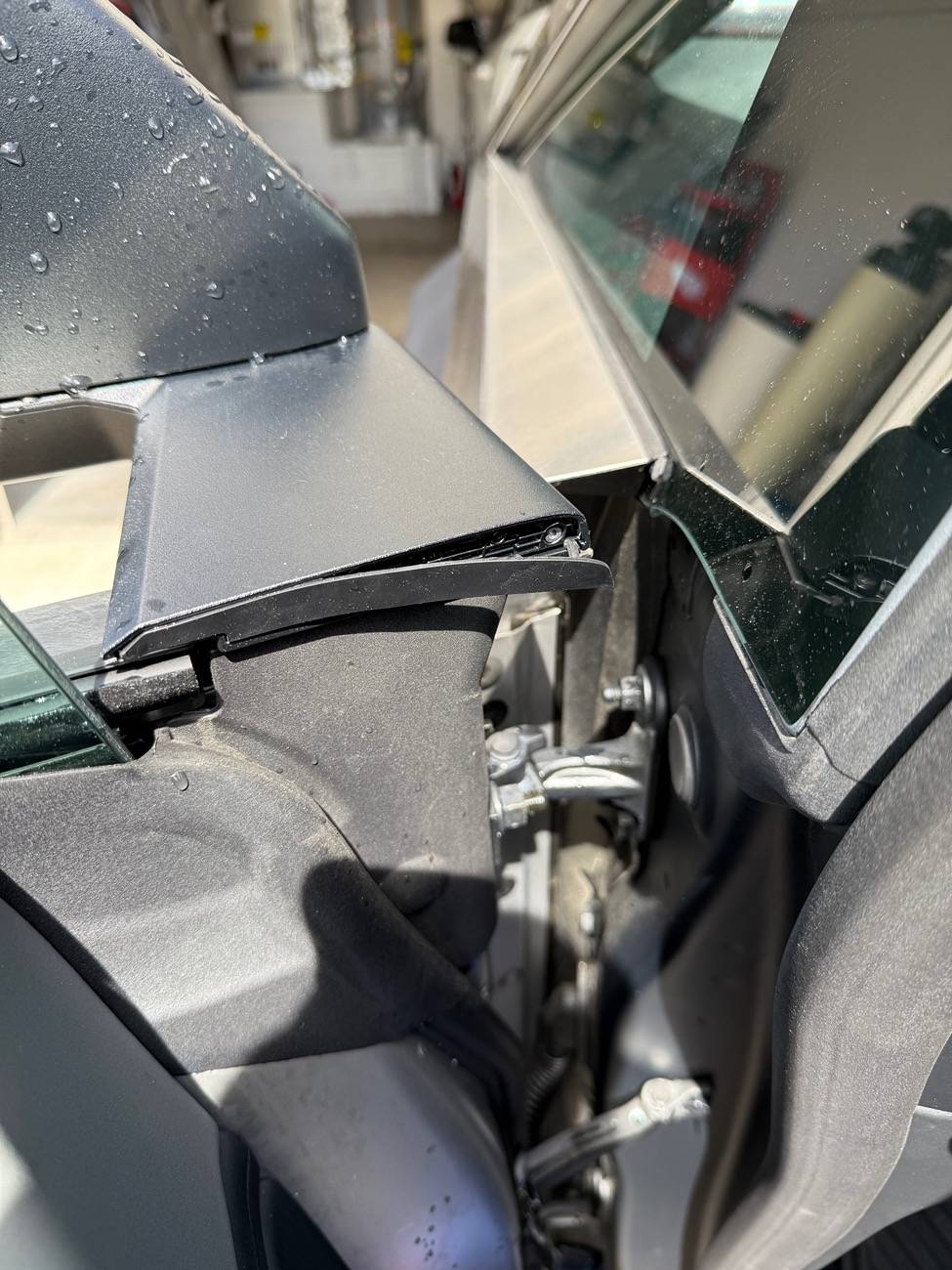 Tesla Cybertruck My CT's mirror arm rubber sealing falling off IMG_2804