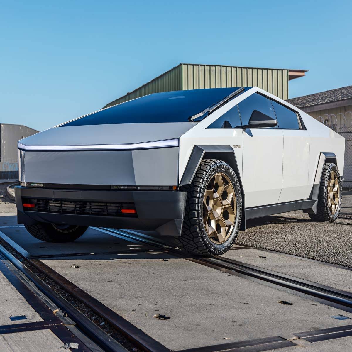 Tesla Cybertruck Cybertruck Accessories Great Price Discount(EVBASE) Tesla Cybertruck Bronze CYBRHEX Forged wheels 24 inch Unplugged Performance 1200px Image 1