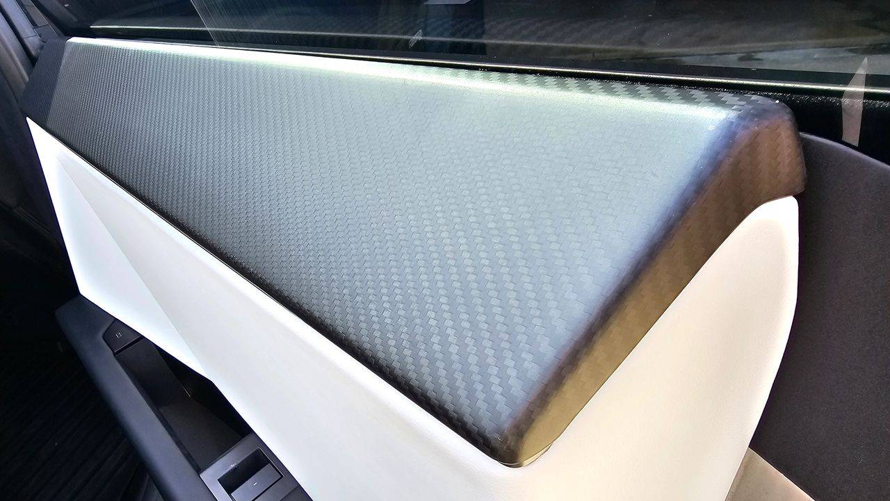 Tesla Cybertruck Upgrade Your Cybertruck Interior with Real Carbon Fiber-Special Discount Inside! 1741707308966-xf