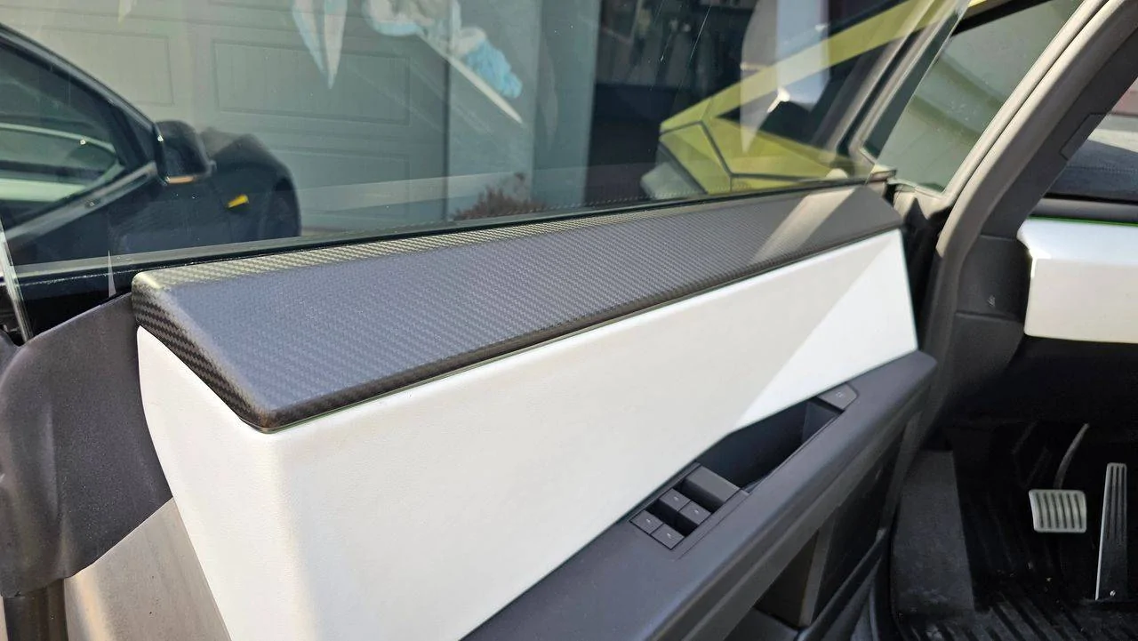 Tesla Cybertruck Upgrade Your Cybertruck Interior with Real Carbon Fiber-Special Discount Inside! 1741707605349-3