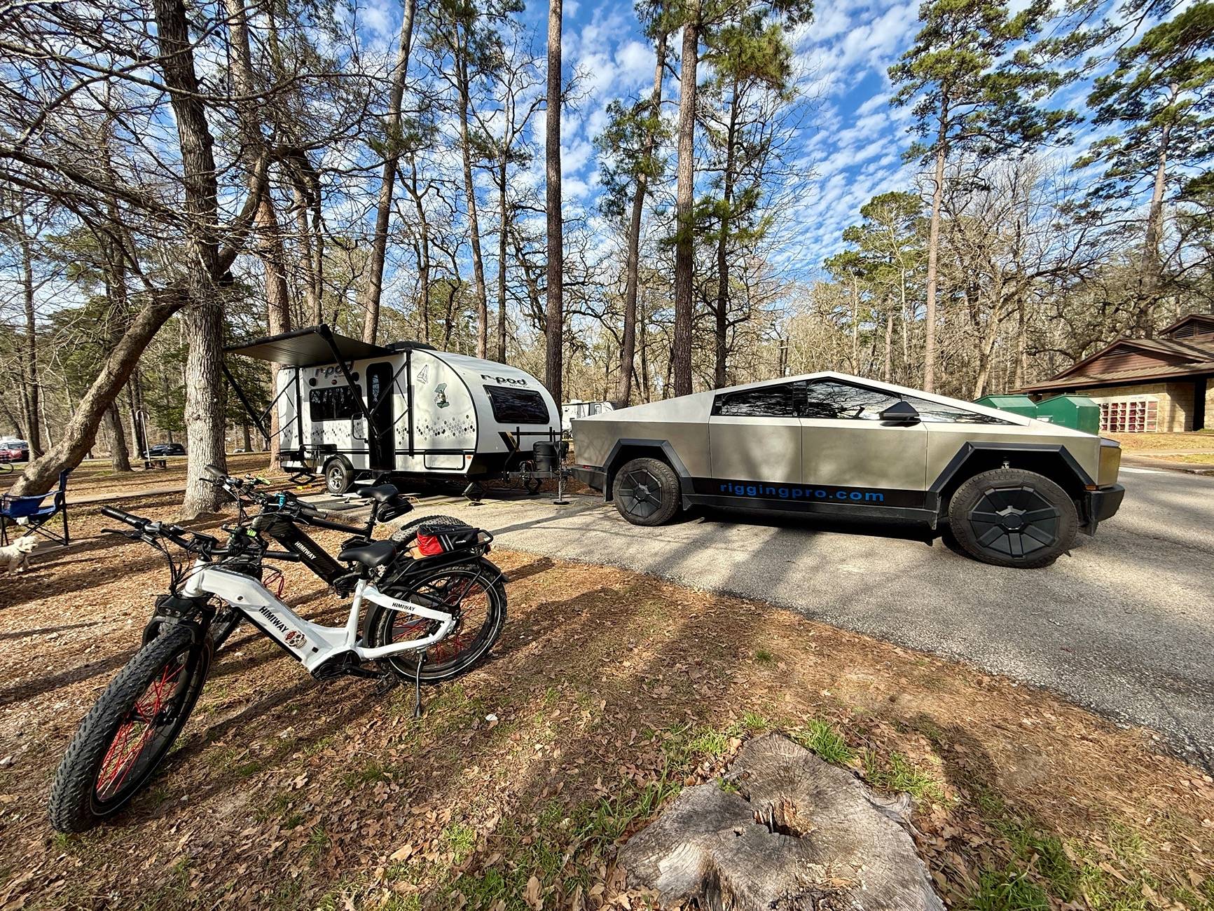 Tesla Cybertruck Way to customize range for Cybertruck when towing a trailer IMG_1169