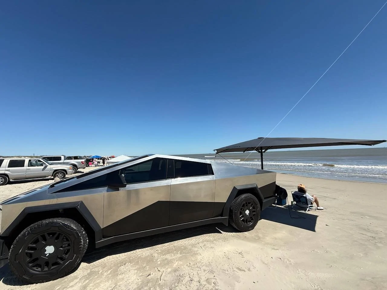 Tesla Cybertruck Hitch mounted umbrella - here's a good option IMG_1796