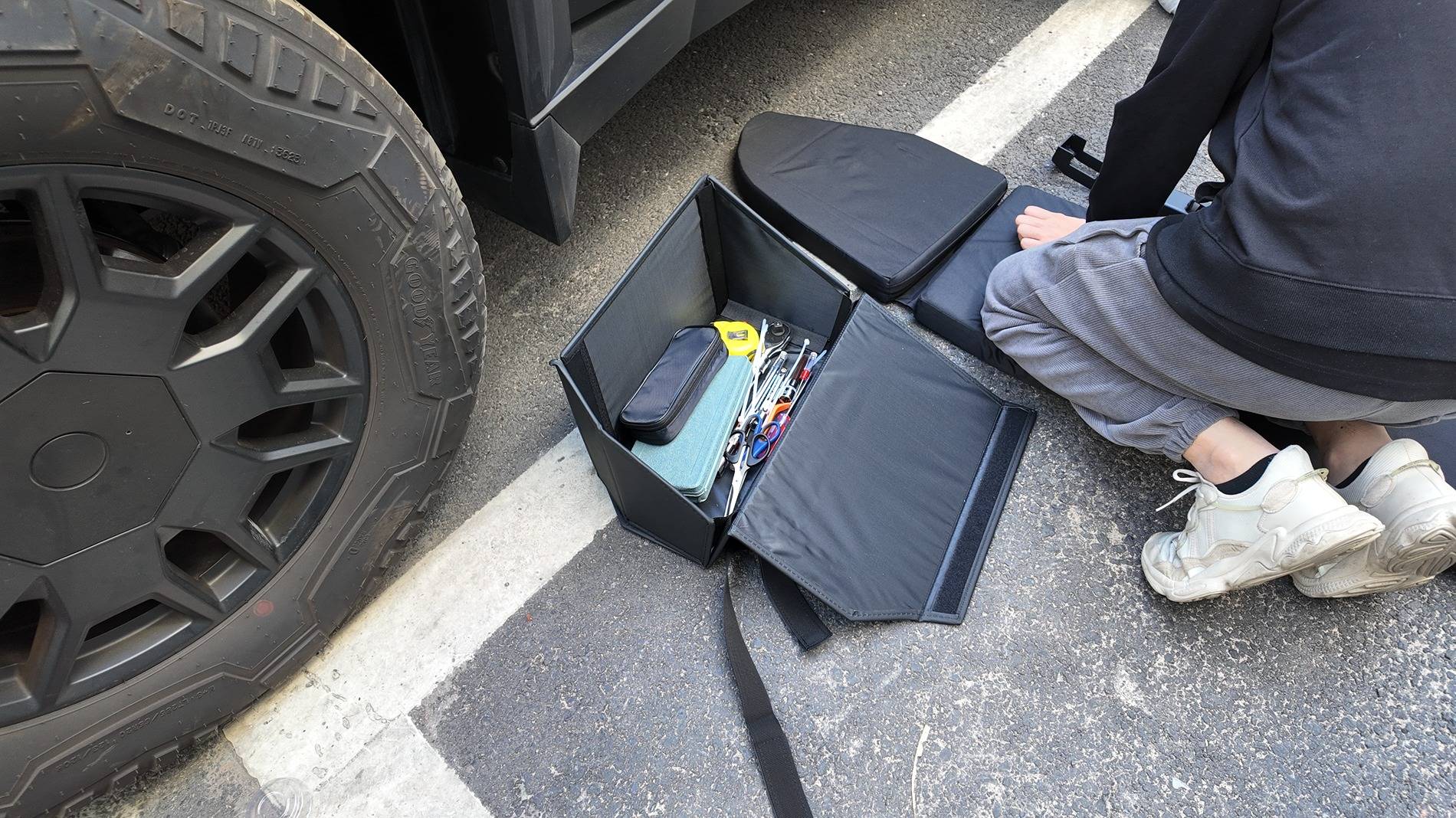 Foldable Frunk Seat Cushion for Cybertruck main image 1
