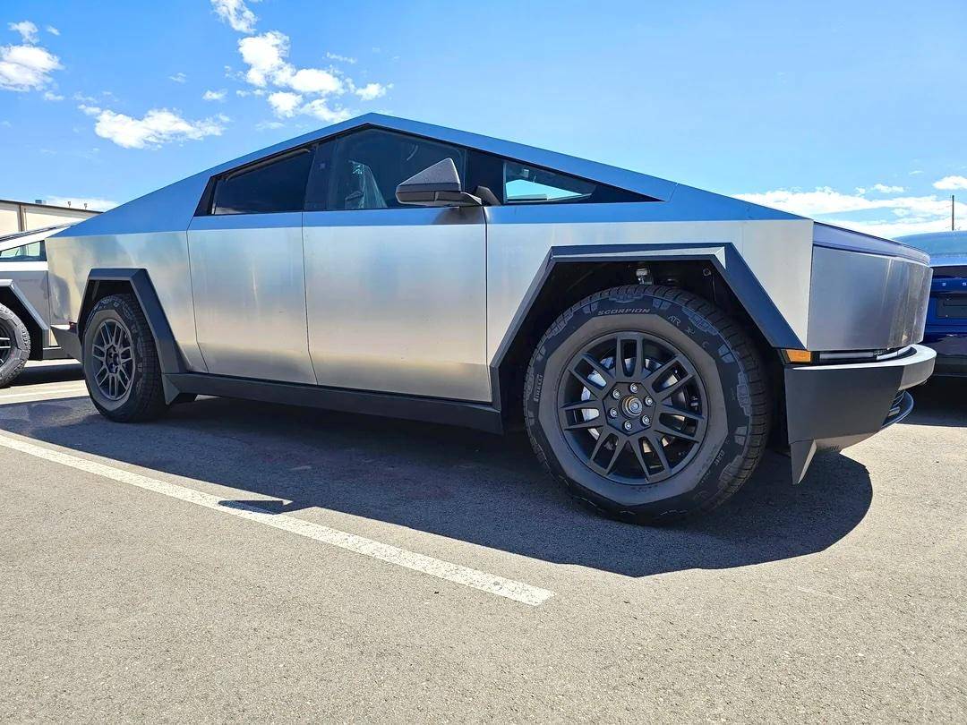 Tesla Cybertruck BestEvMod Monthly Giveaway! 1742302436335-7d