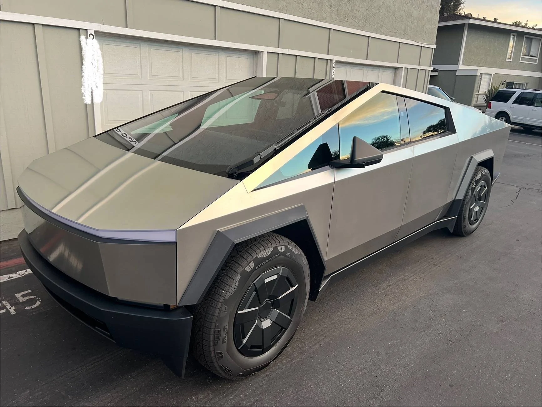 Tesla Cybertruck BestEvMod Monthly Giveaway! 1742303316680-i