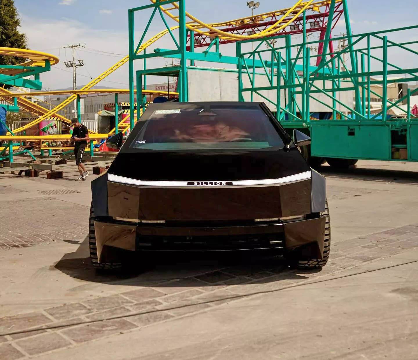 Tesla Cybertruck Widebody Cybertruck on 26" Wheels Tesla-Cybertruck-Widebody-9