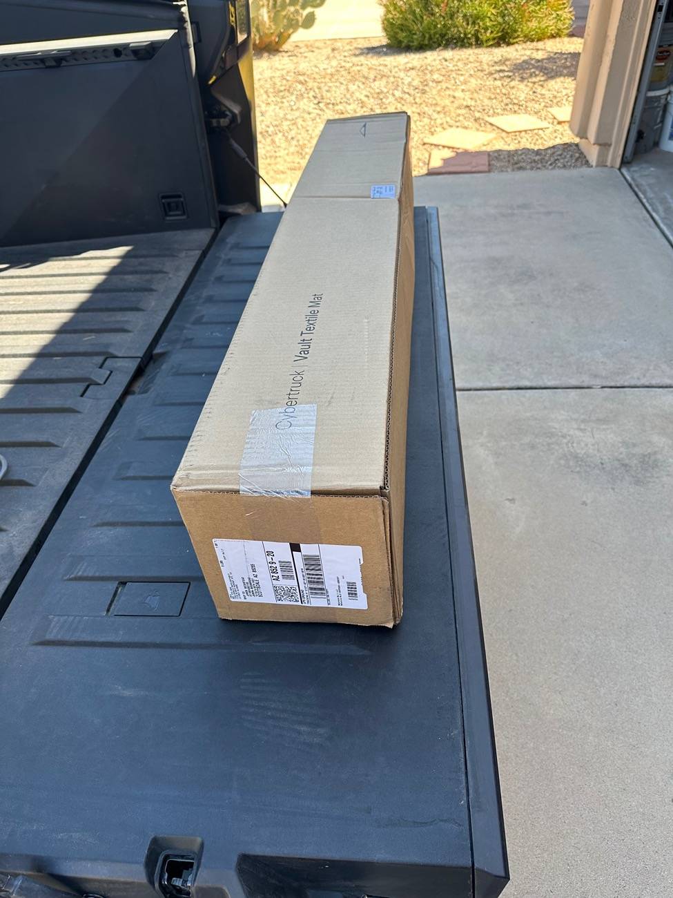 Tesla Cybertruck OEM Bed Textile Mat - Initial Thoughts / Review IMG_2772