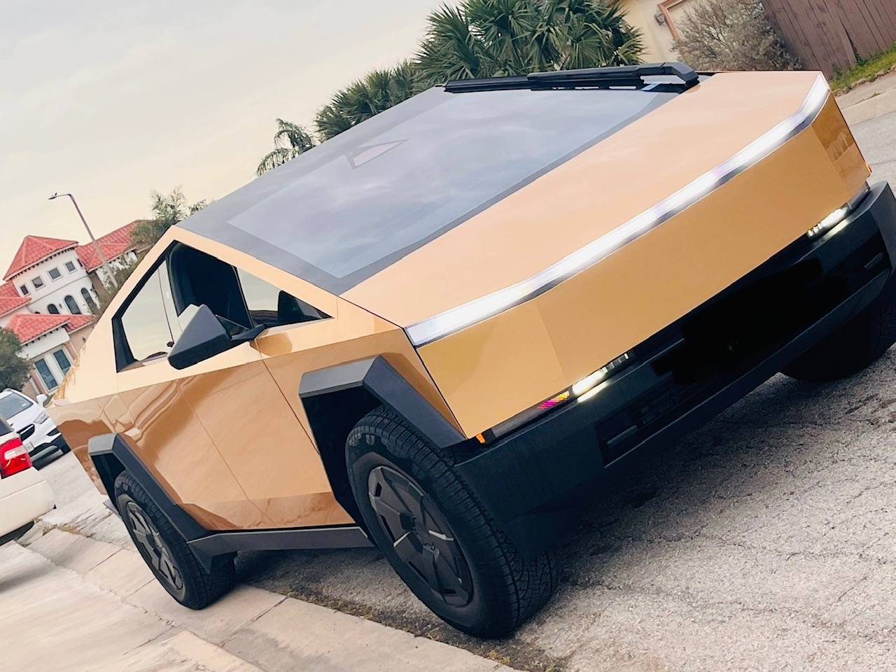 Tesla Cybertruck GOLD Vinyl Wrap & PPF Cybertruck -- Photos & Videos Unknown-3