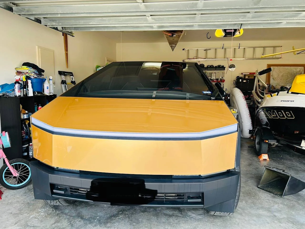 Tesla Cybertruck GOLD Vinyl Wrap & PPF Cybertruck -- Photos & Videos Unknown-4