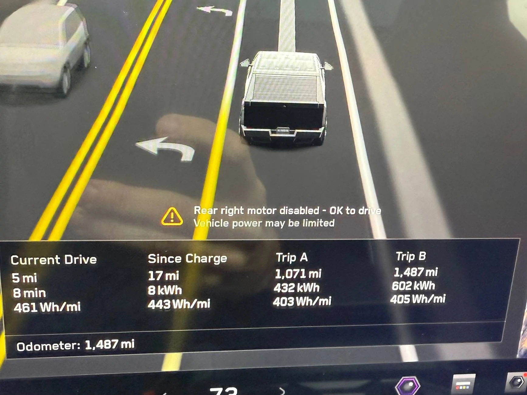 Tesla Cybertruck DI_a009 Alert when highway driving IMG_5851