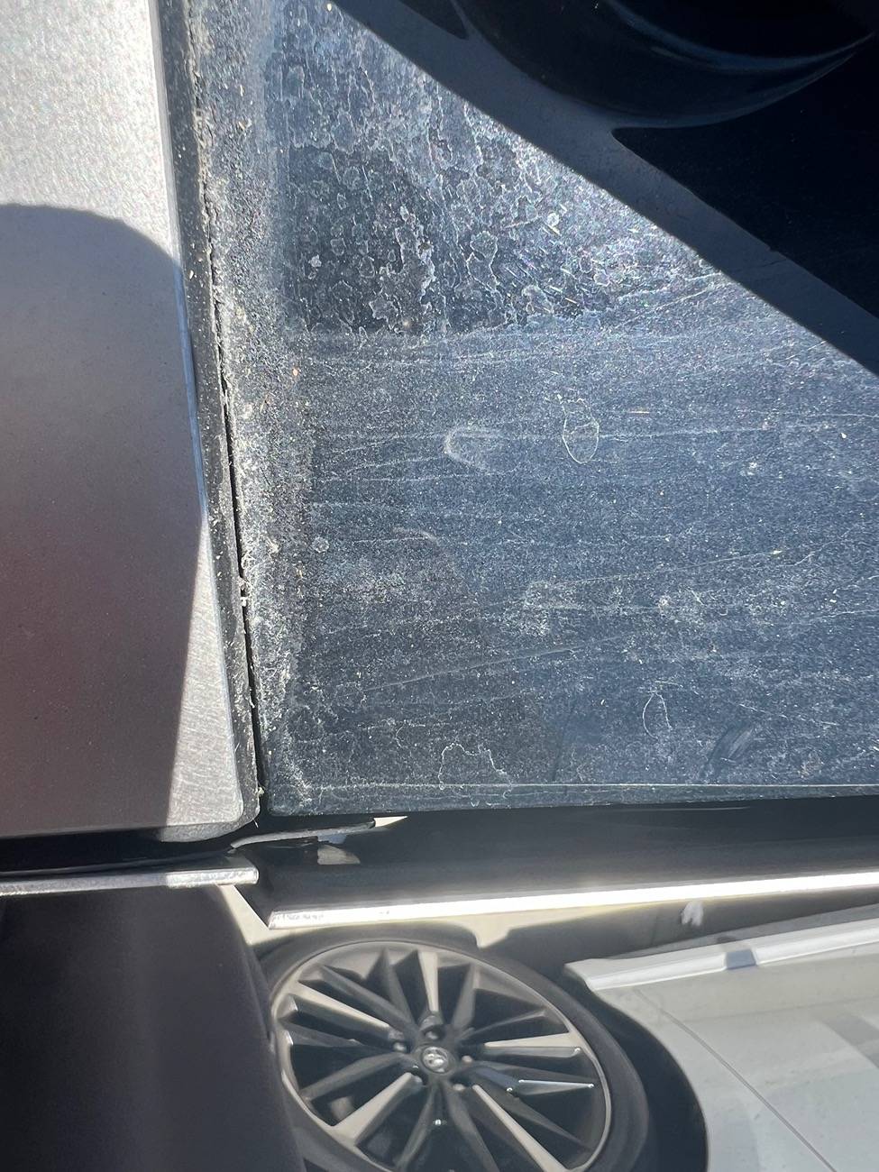 Tesla Cybertruck Recall: exterior trim / body panel detaching issue (46,096 Cybertrucks affected) IMG_4589