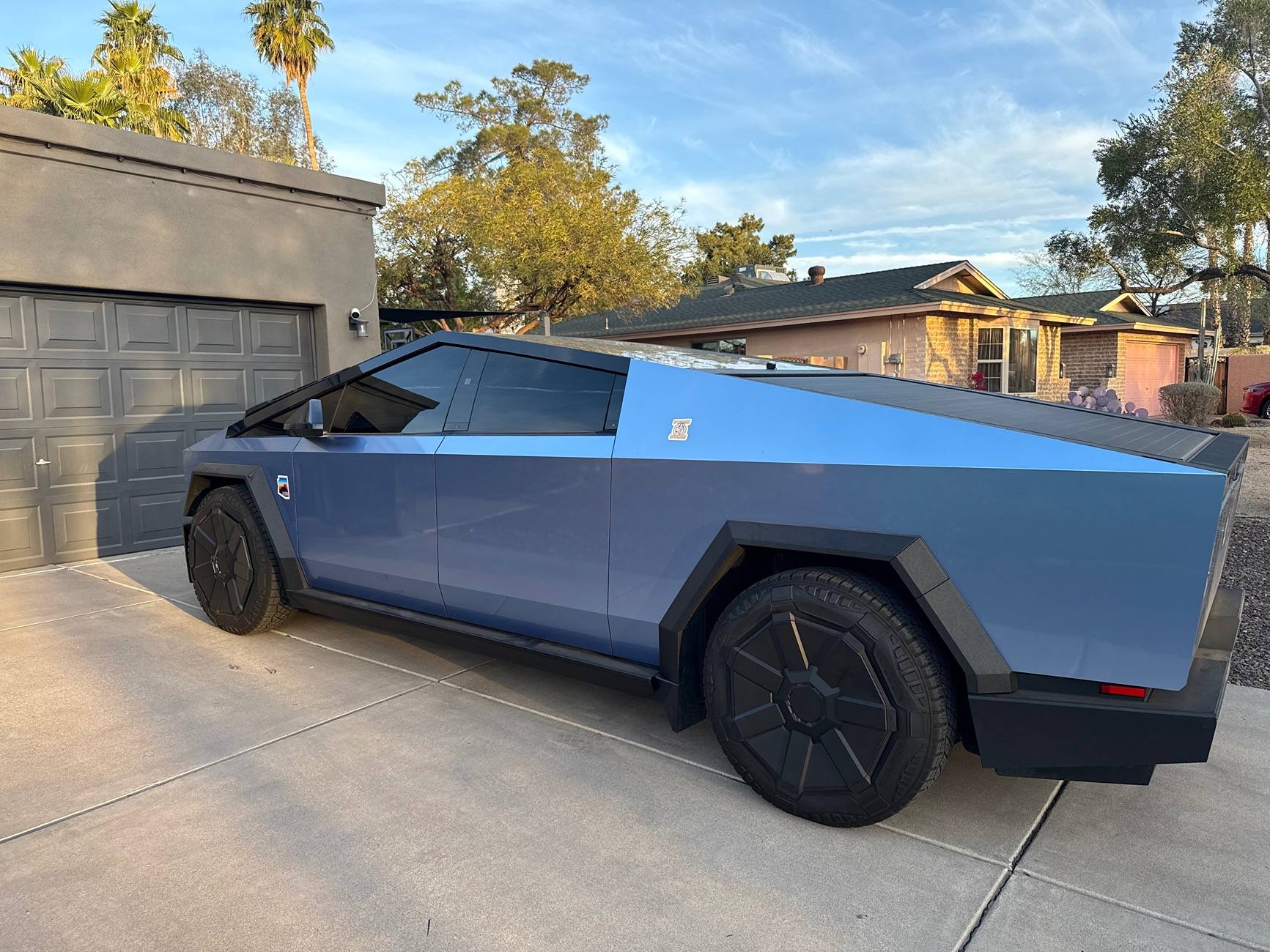 Tesla Cybertruck 🚀 𝐓𝐥𝐲𝐚𝐫𝐝 𝐂𝐲𝐛𝐞𝐫𝐭𝐫𝐮𝐜𝐤 𝐆𝐢𝐯𝐞𝐚𝐰𝐚𝐲: 𝐂𝐨𝐦𝐦𝐞𝐧𝐭 𝐭𝐨 𝐖𝐢𝐧 𝐰𝐡𝐞𝐞𝐥 𝐜𝐚𝐩 𝐚𝐧𝐝 𝐜𝐲𝐛𝐞𝐫𝐭𝐫𝐮𝐜𝐤 𝐜𝐨𝐯𝐞𝐫! 🚀 IMG_1747
