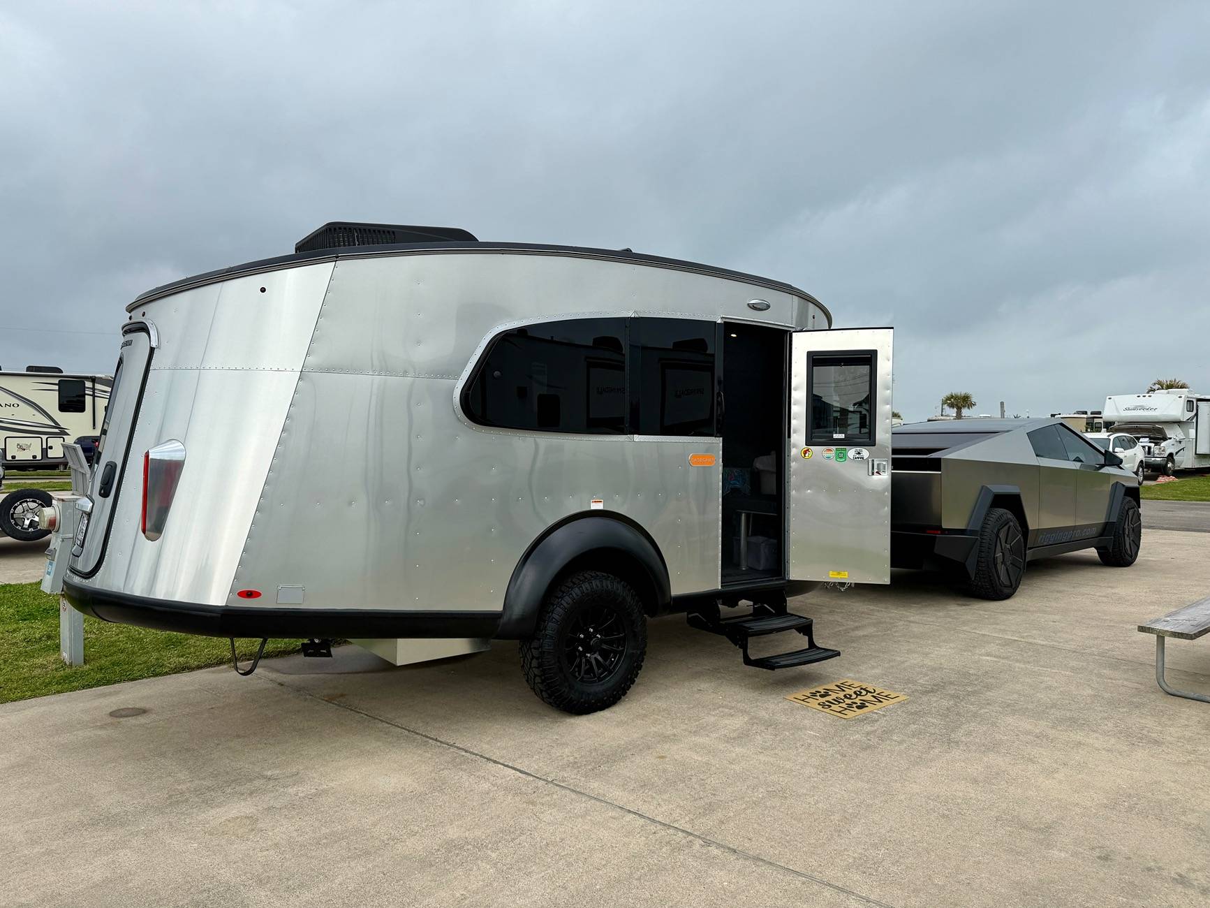 Tesla Cybertruck What does your camping setup look like? IMG_1314