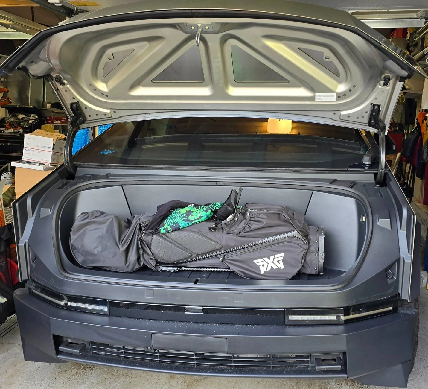 Tesla Cybertruck What Are You Hauling in your Cybertruck? 🦾 👷‍♂️ 1000023973