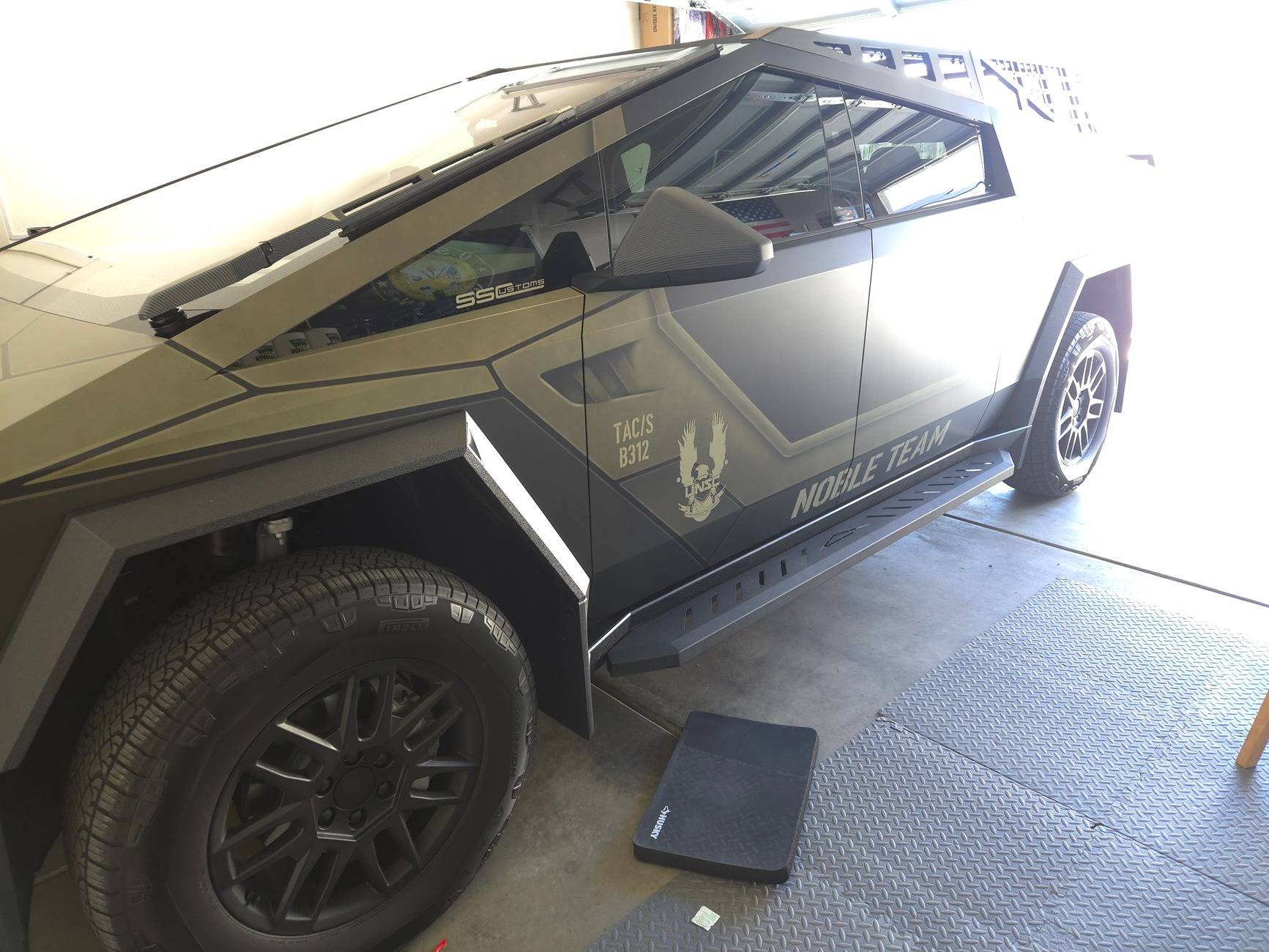 Tesla Cybertruck Share your most interesting accessory/mod/hack 20250325_140533