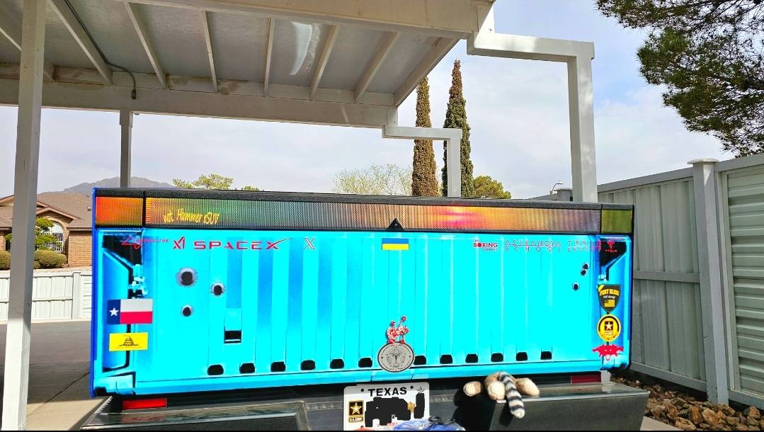 Tesla Cybertruck Light bar amber vinyl film mod Screenshot_20250326_203527_Gallery