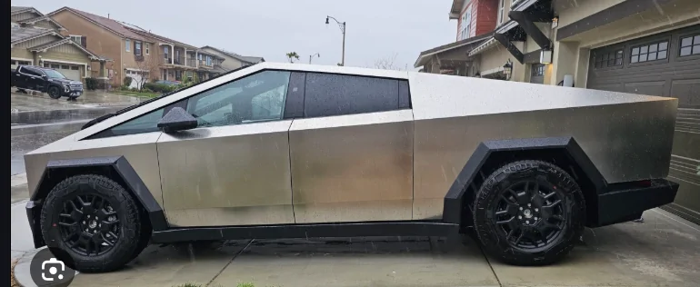 Tesla Cybertruck Discoloration 1743304604725-e4