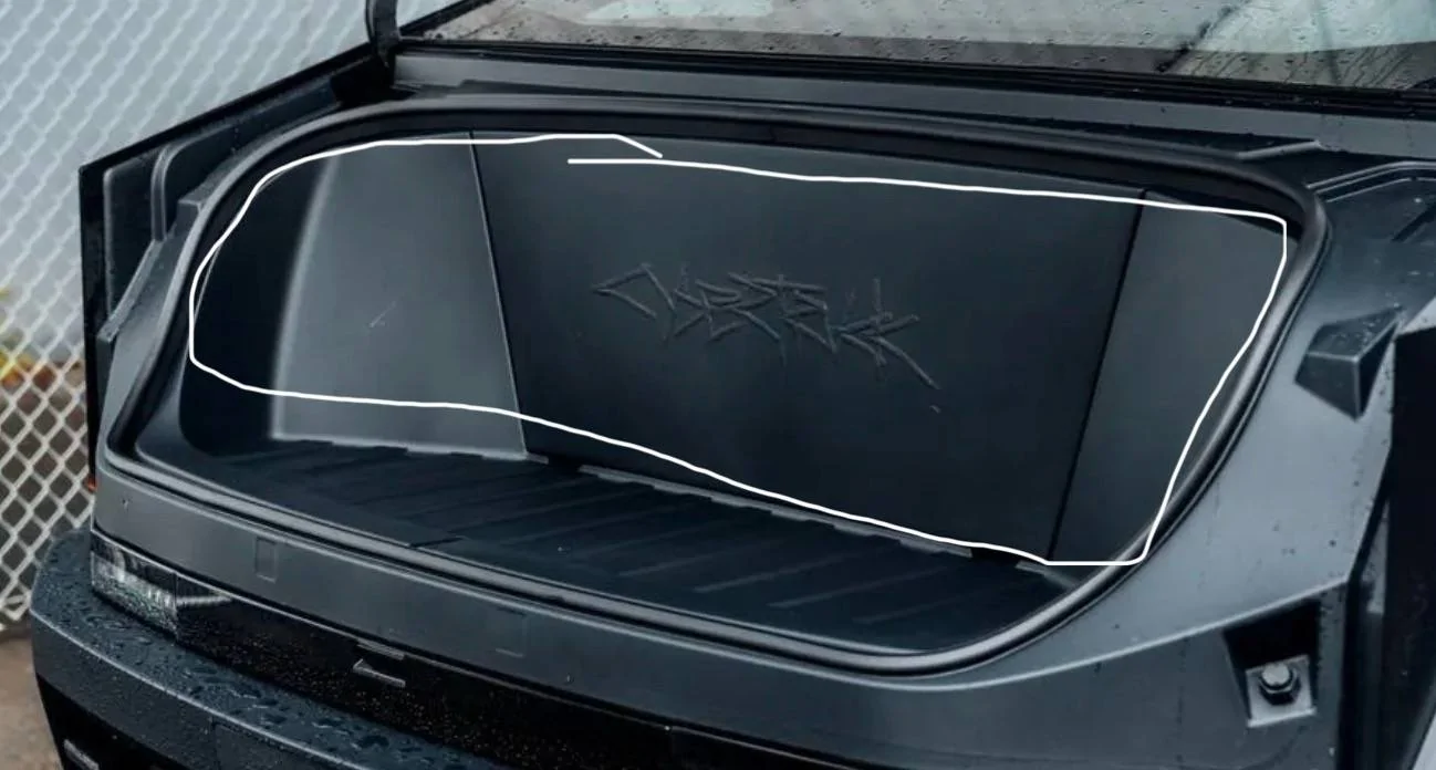 Tesla Cybertruck Share your most interesting accessory/mod/hack Image 3-30-25 at 11.38 AM
